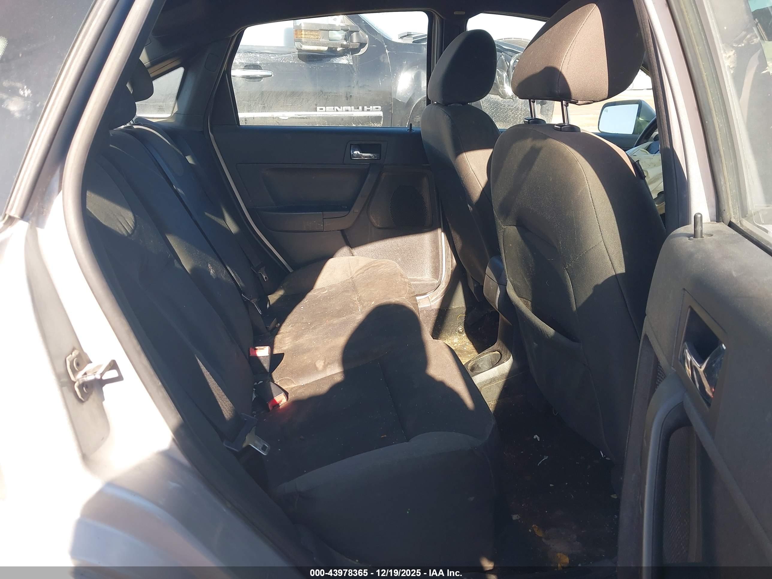 FORD FOCUS image 8
