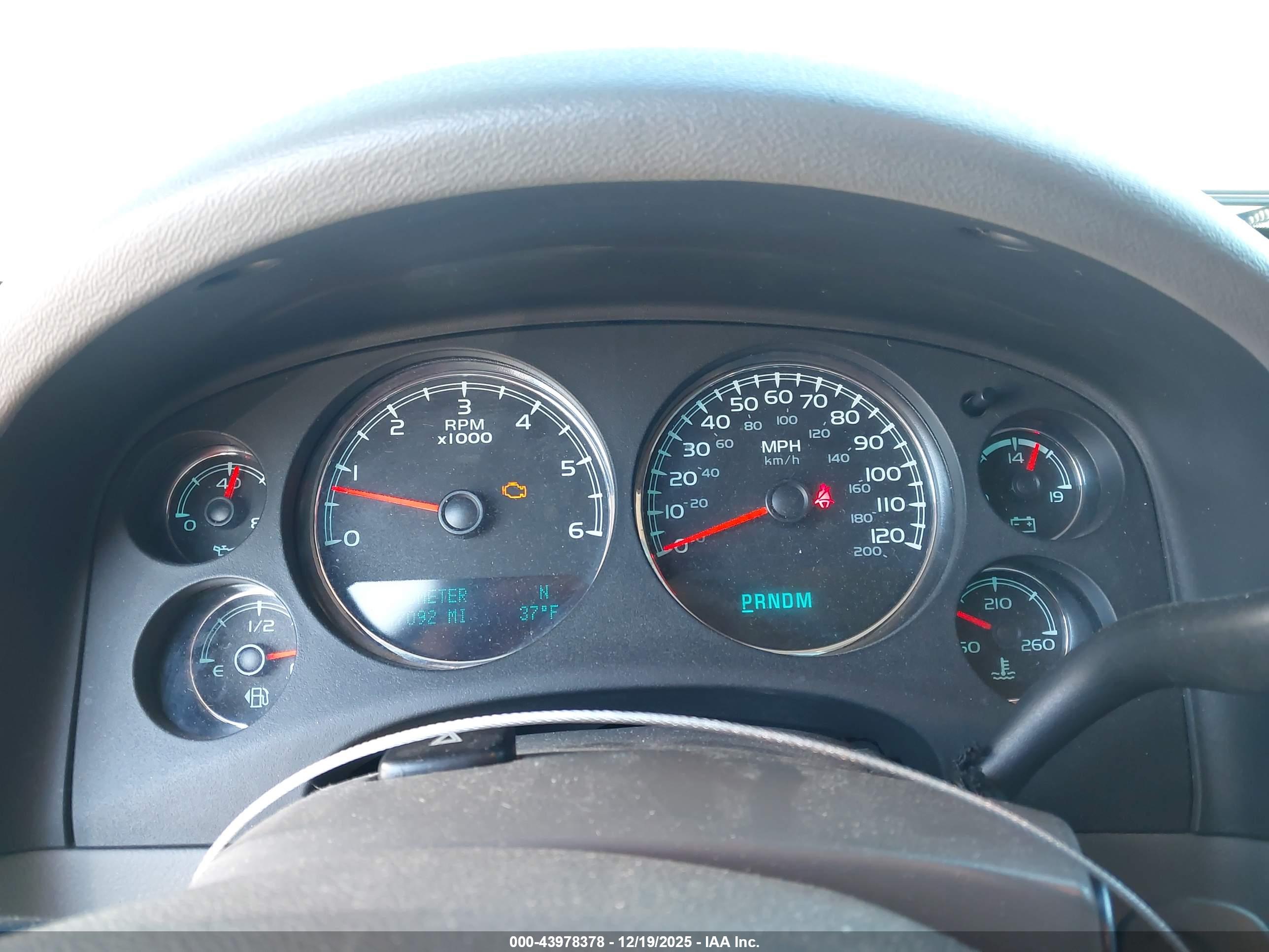 CHEVROLET SILVERADO image 7