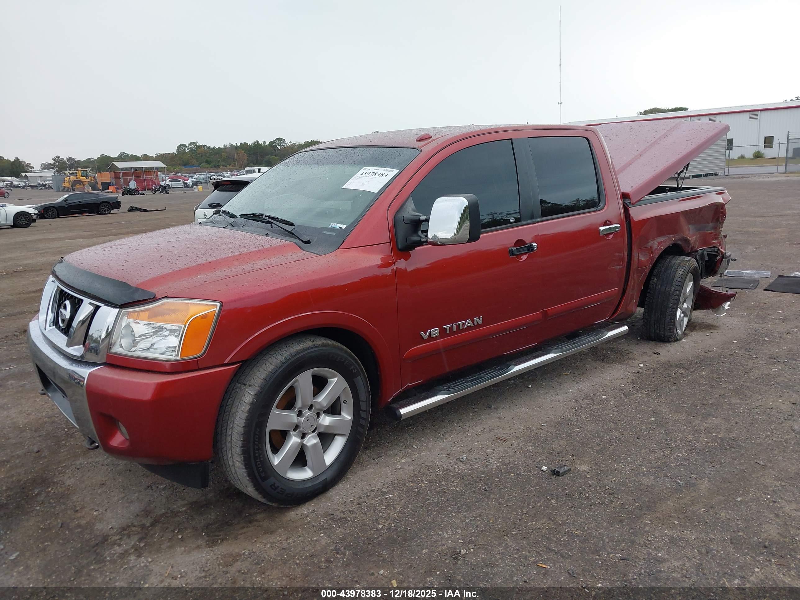 NISSAN TITAN image 2