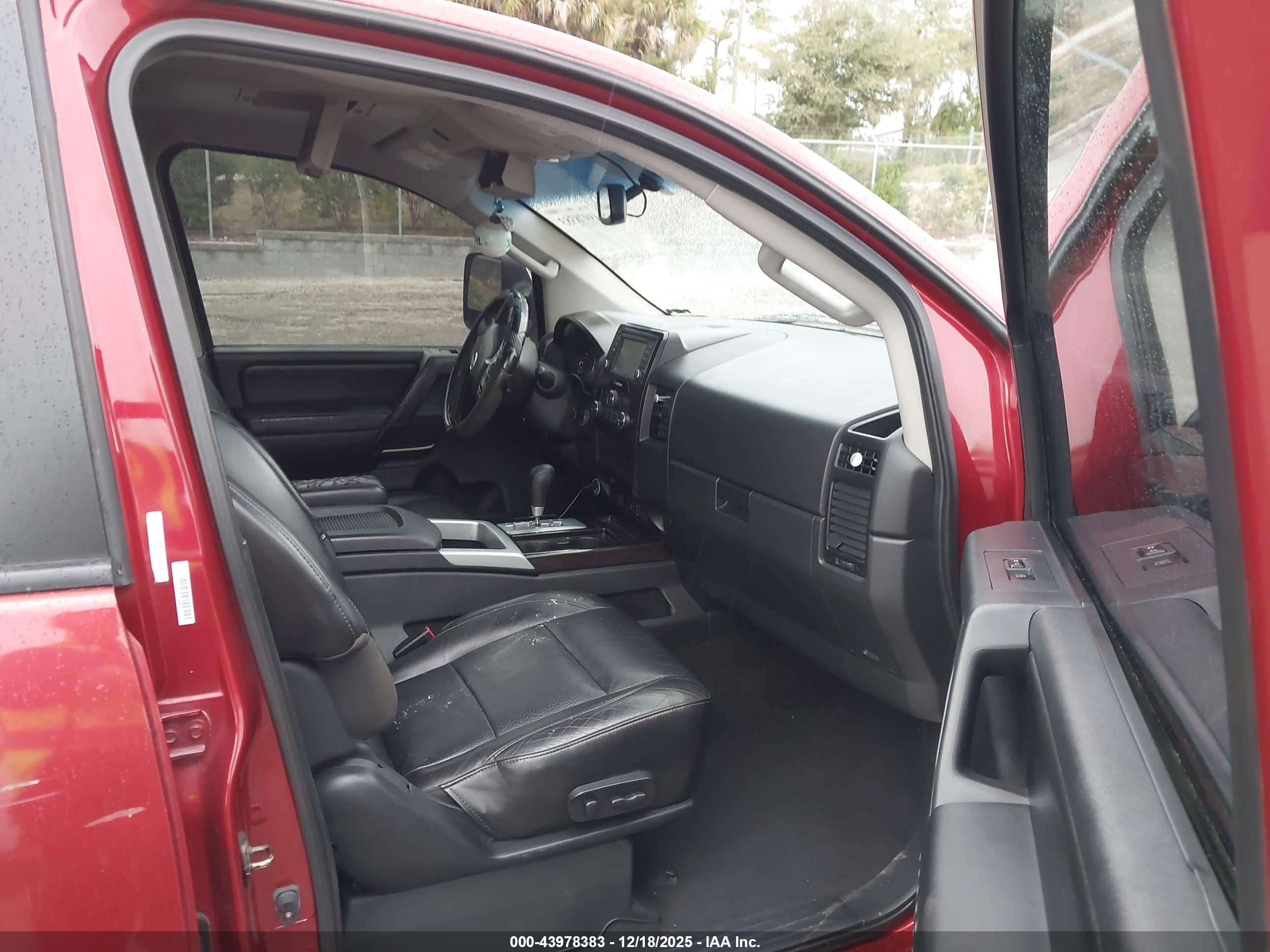 NISSAN TITAN image 5