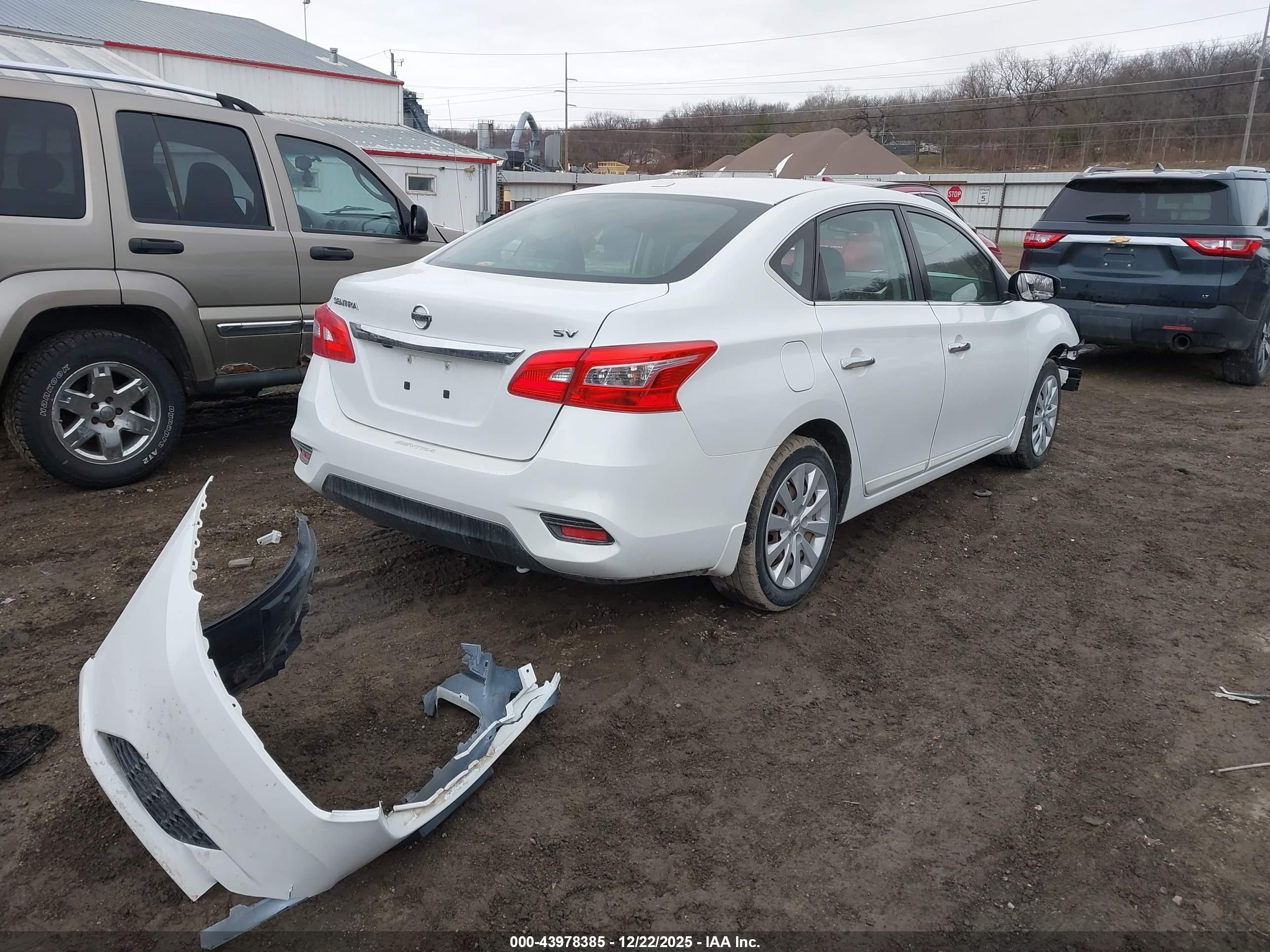 NISSAN SENTRA image 4