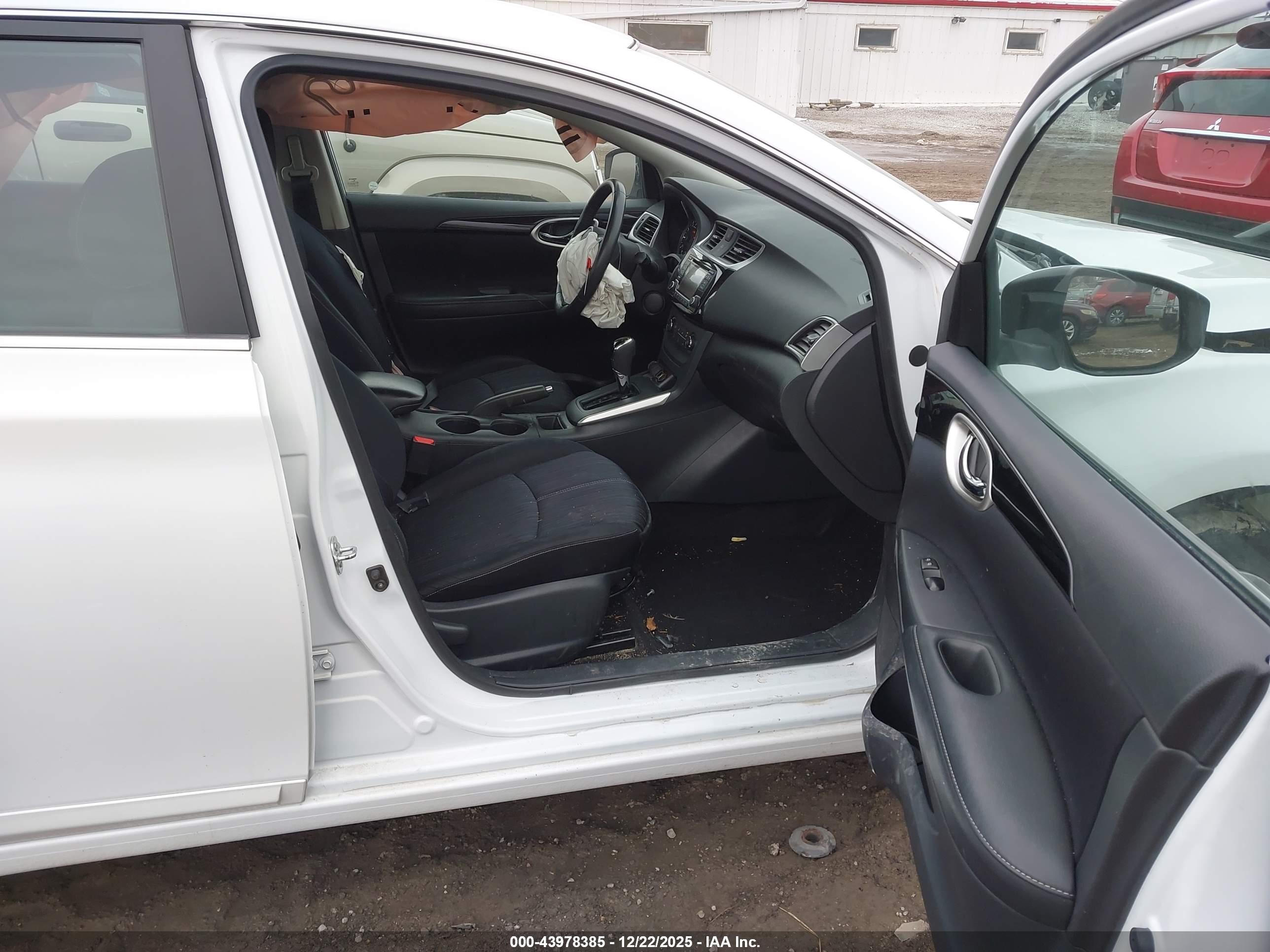 NISSAN SENTRA image 5