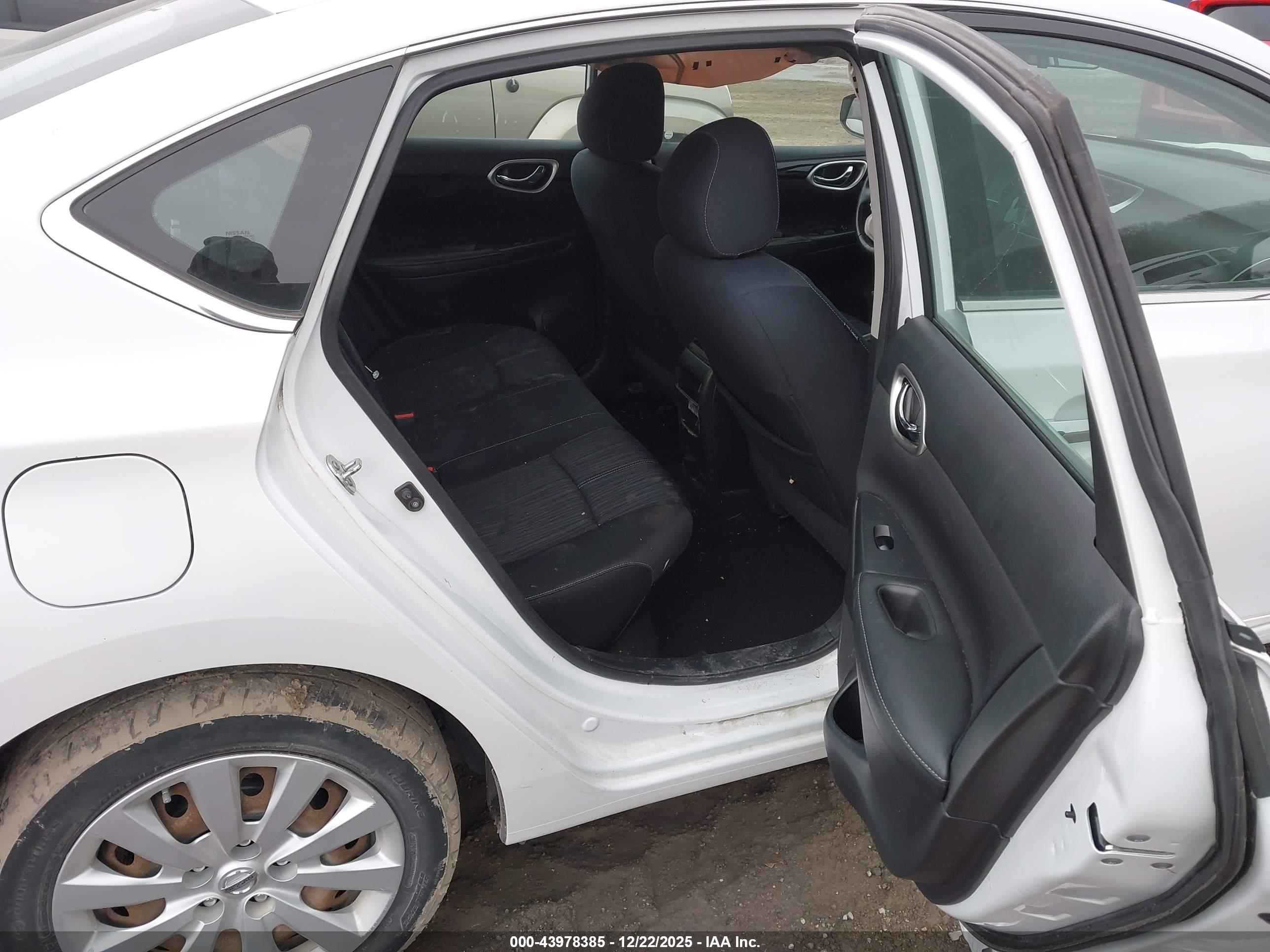 NISSAN SENTRA image 8