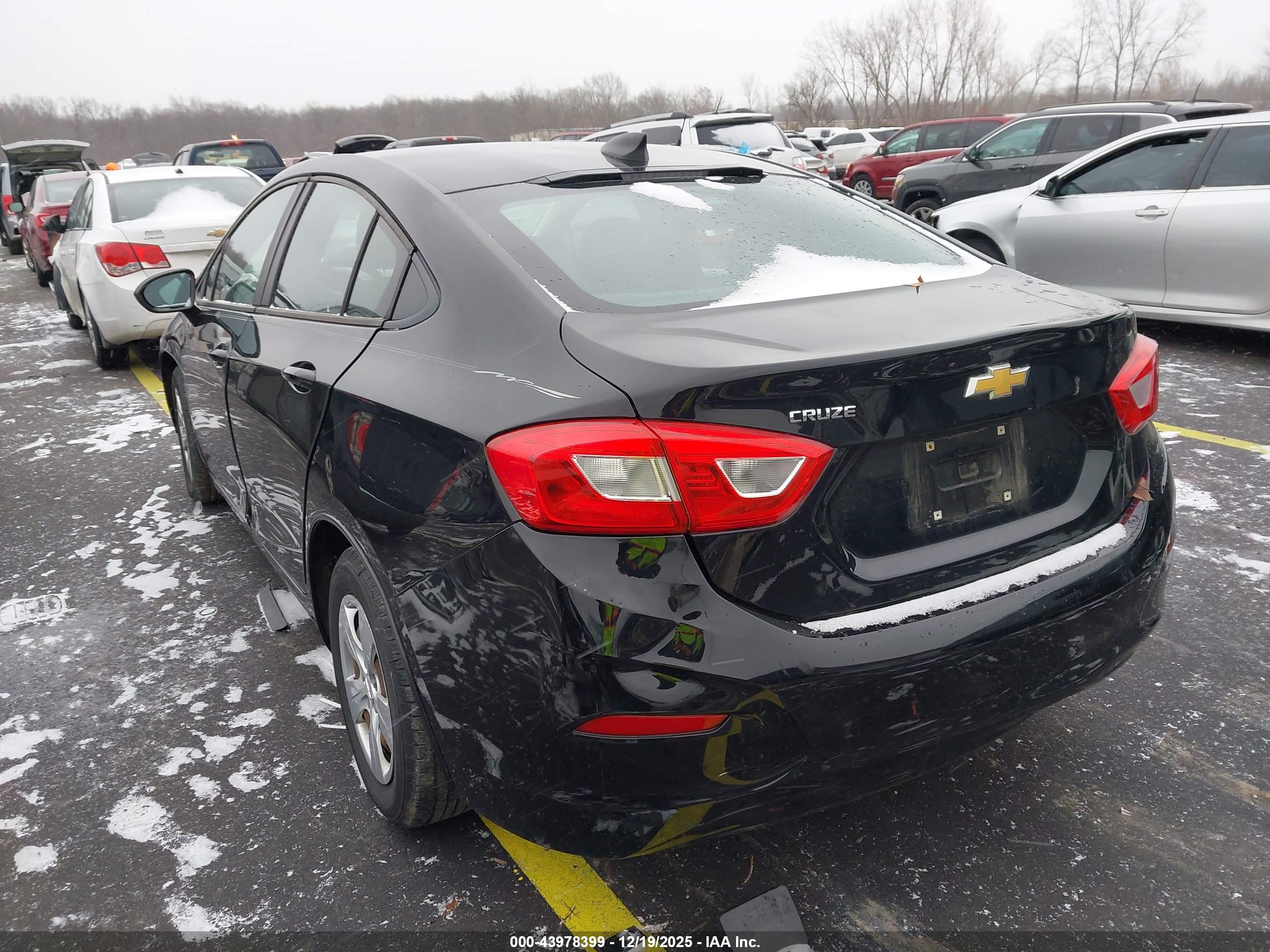 CHEVROLET CRUZE image 3