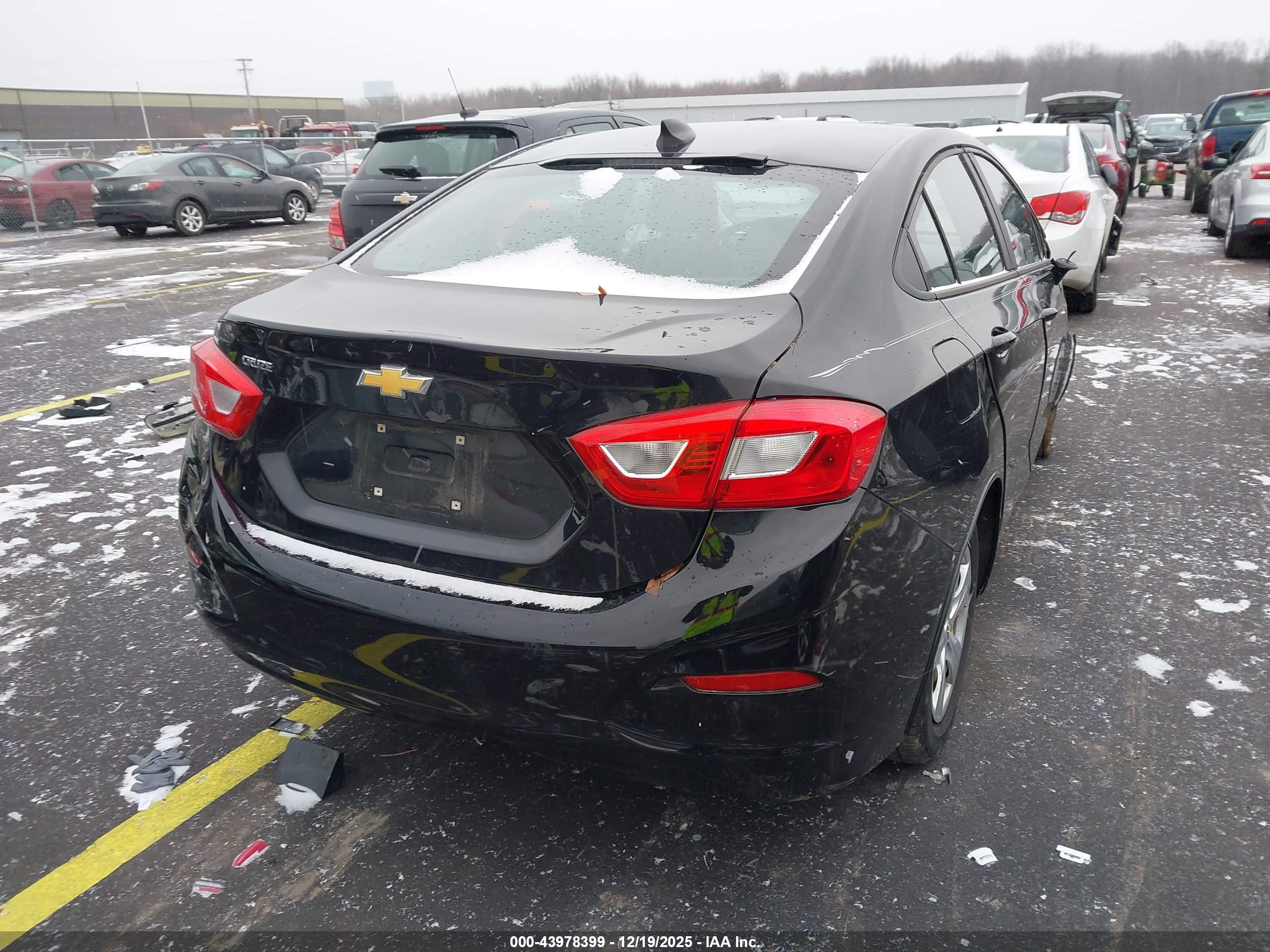 CHEVROLET CRUZE image 4