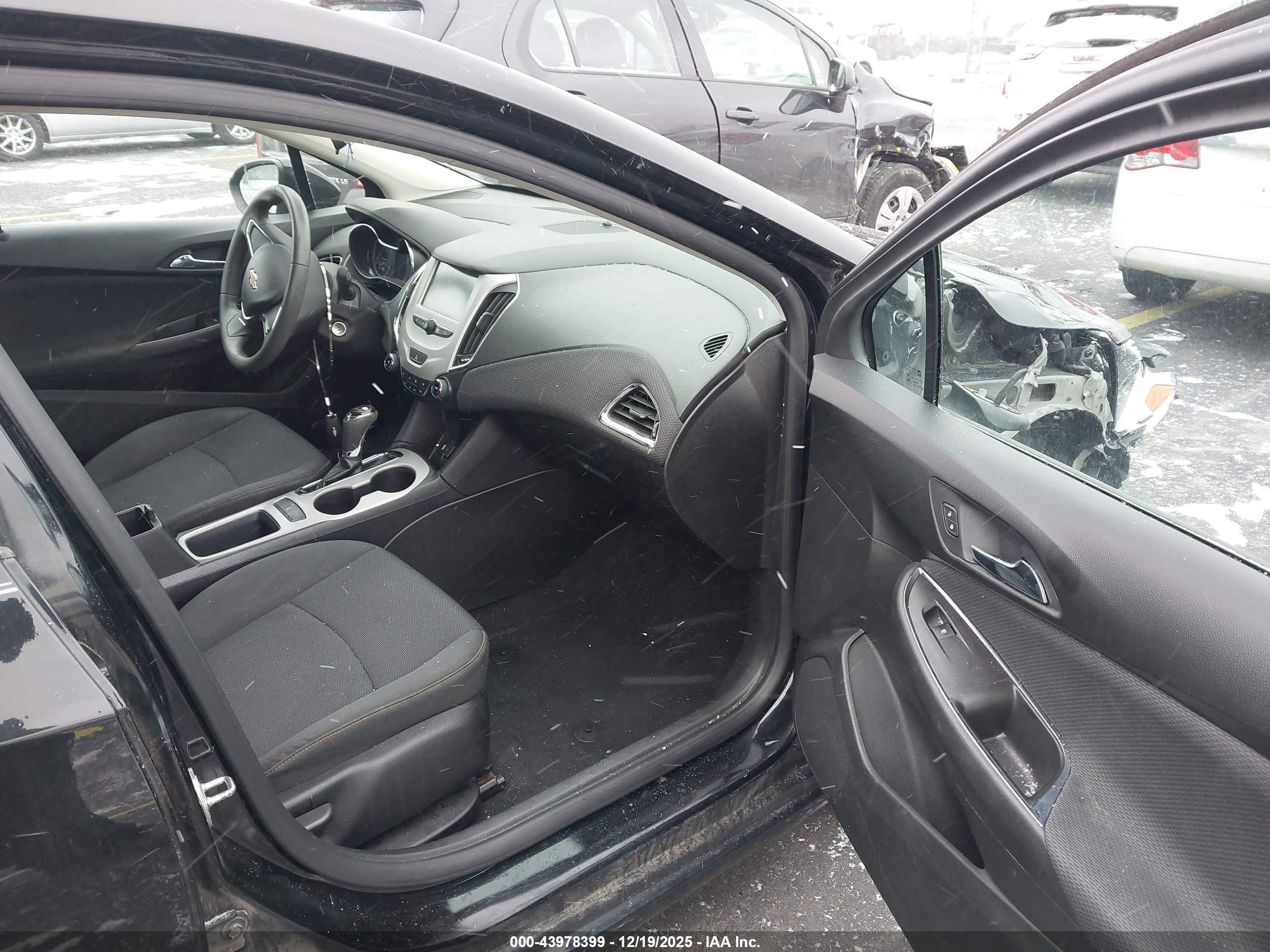 CHEVROLET CRUZE image 5