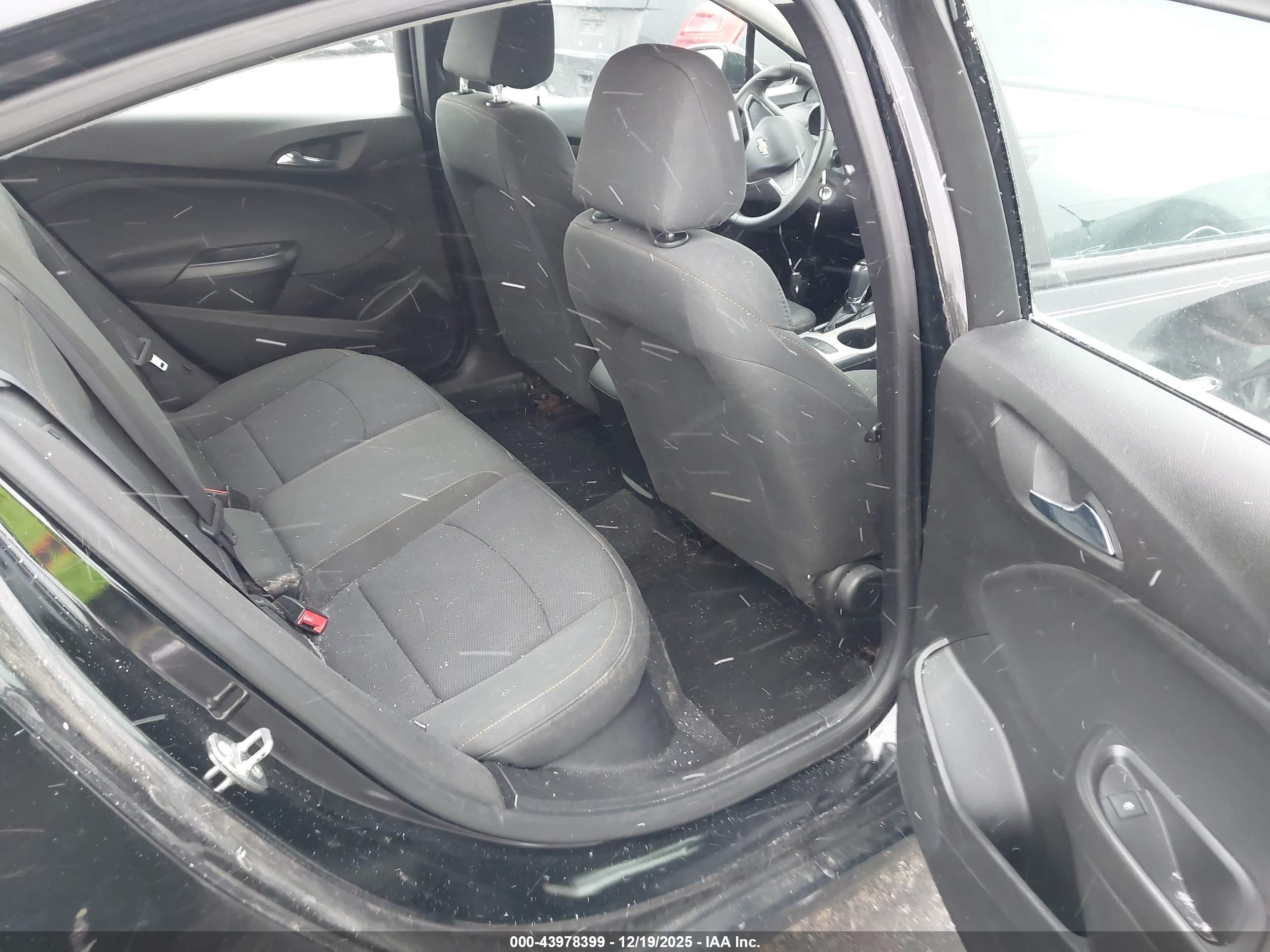 CHEVROLET CRUZE image 8