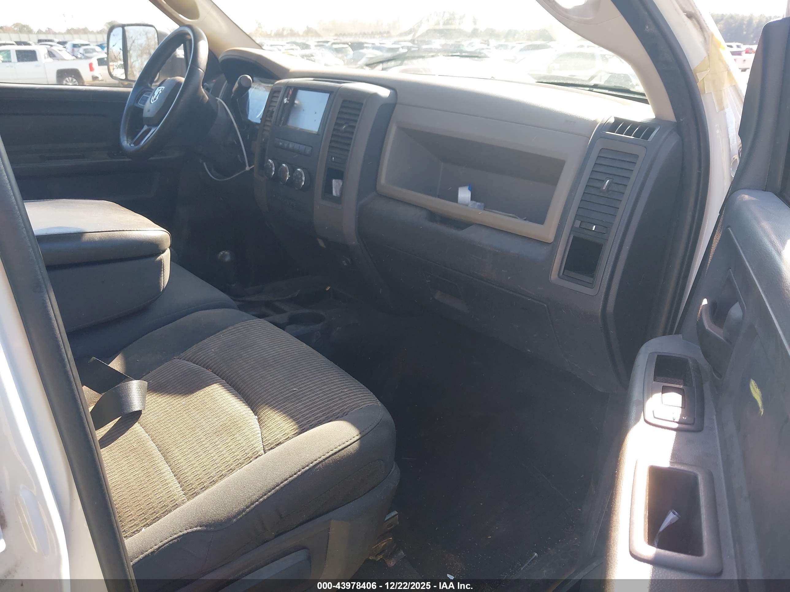 RAM 2500 image 5