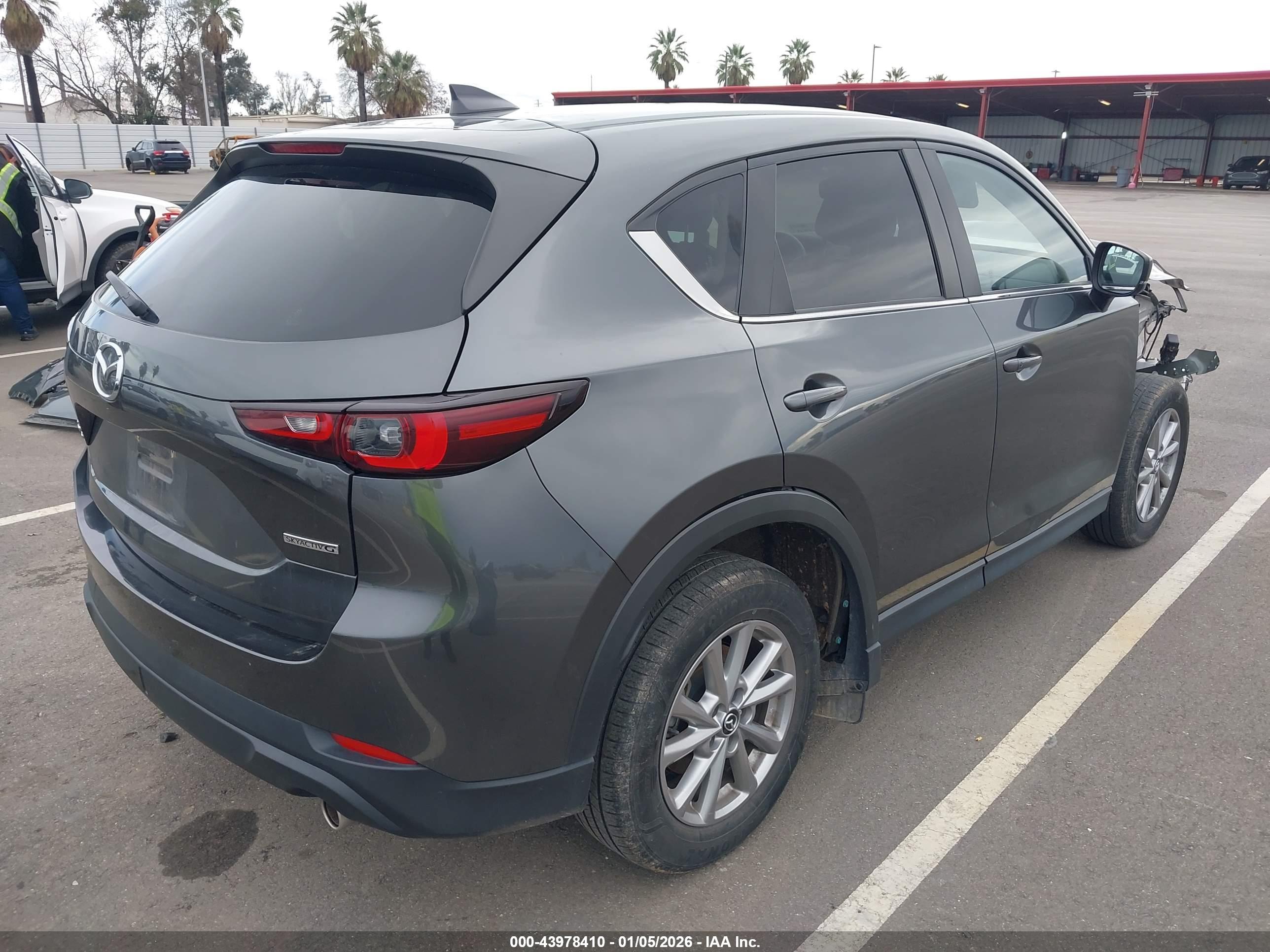 MAZDA CX-5 image 4