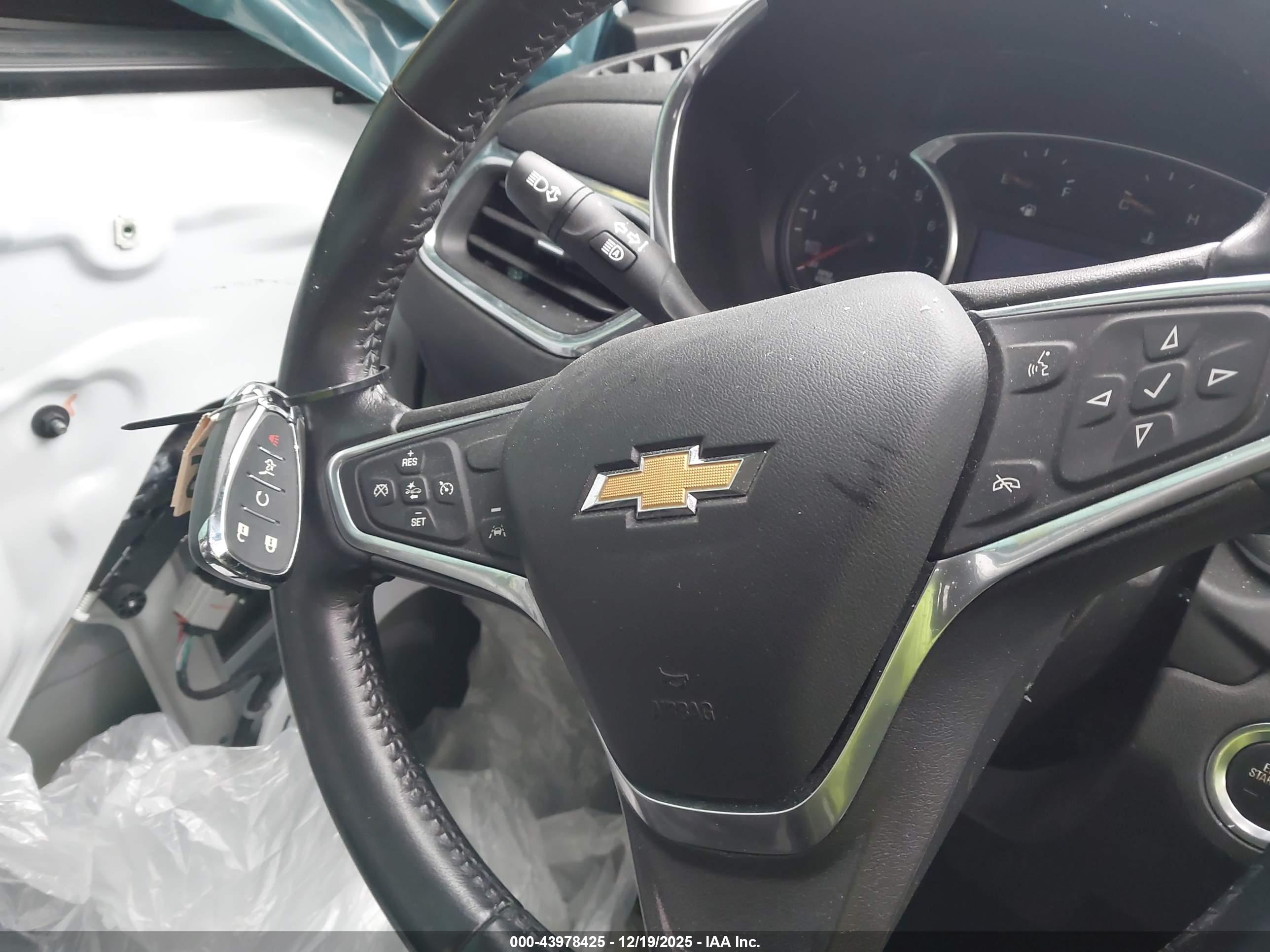 CHEVROLET EQUINOX image 11