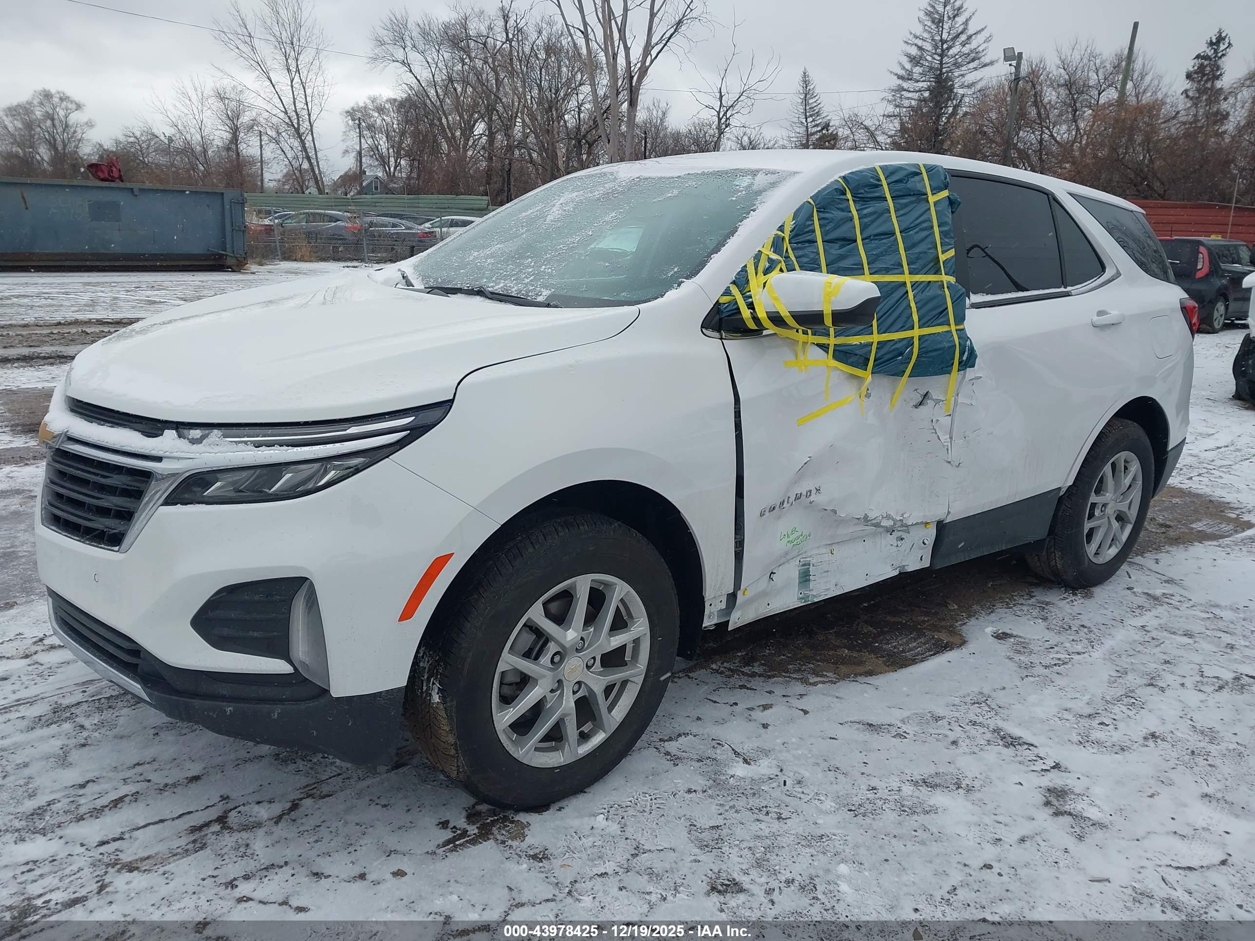 CHEVROLET EQUINOX image 2
