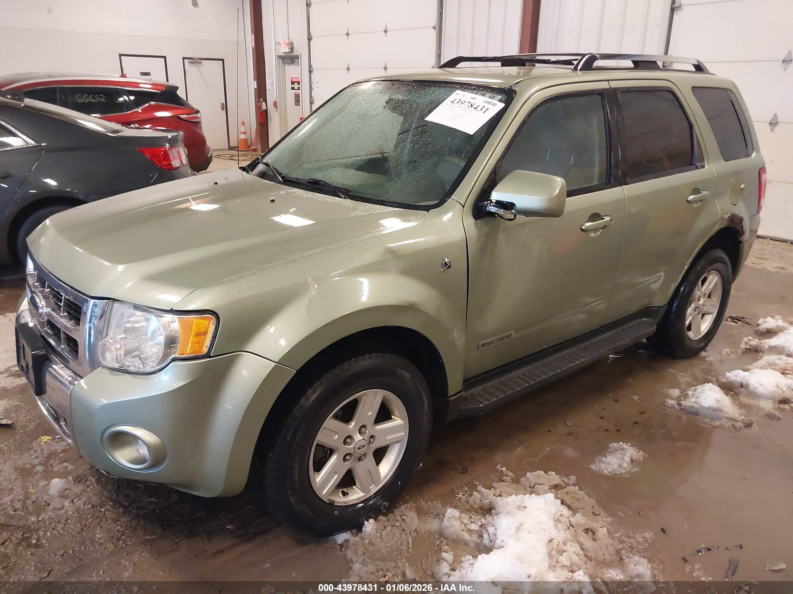 FORD ESCAPE image 2