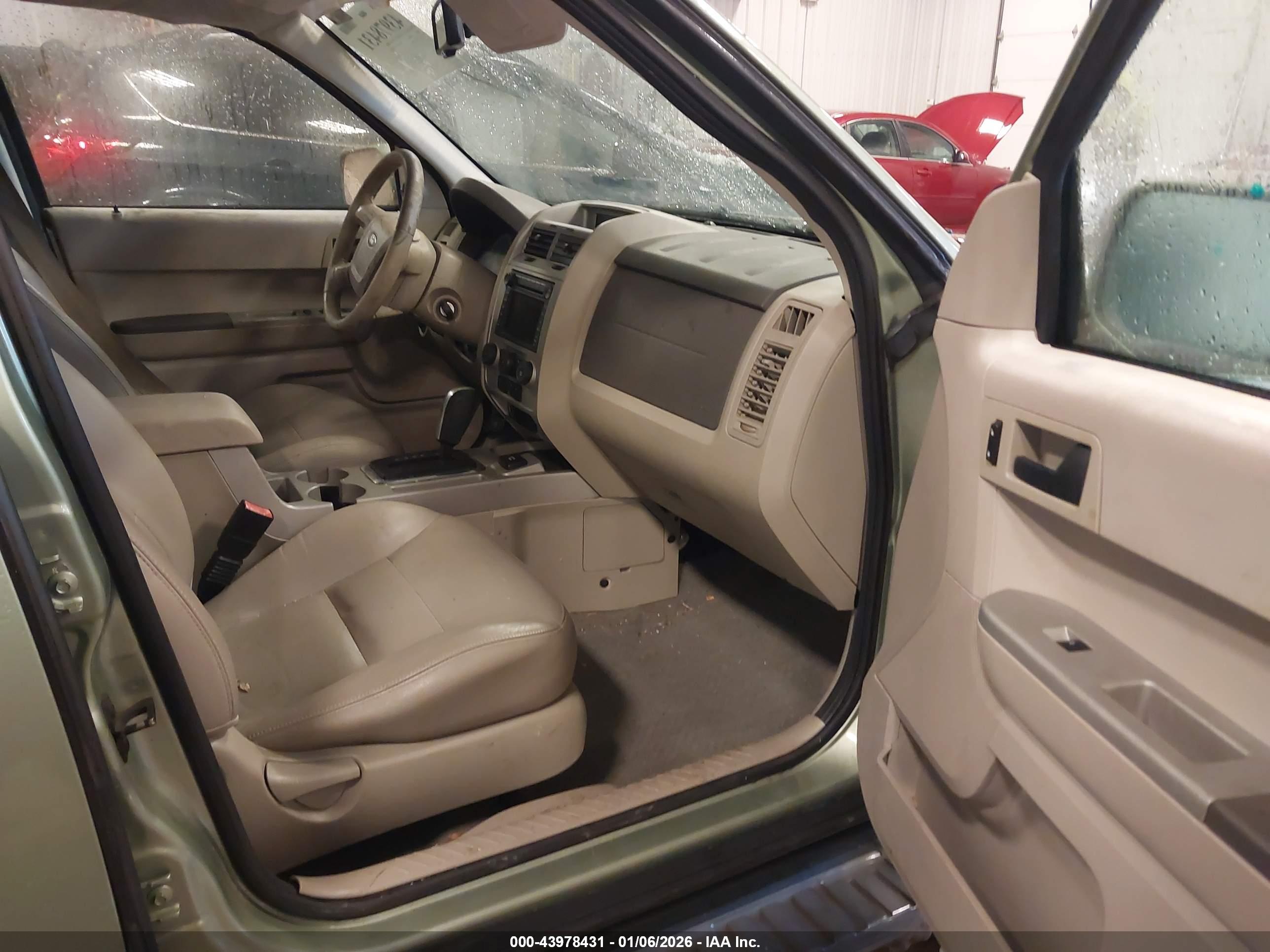 FORD ESCAPE image 5