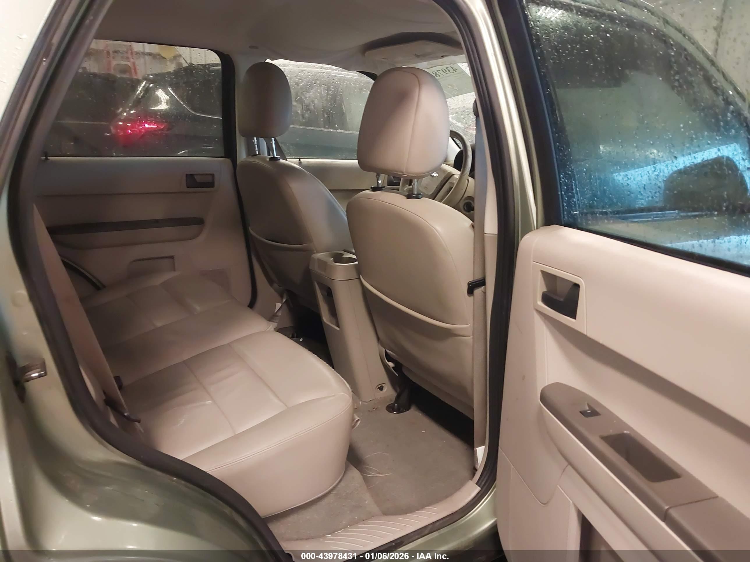 FORD ESCAPE image 8