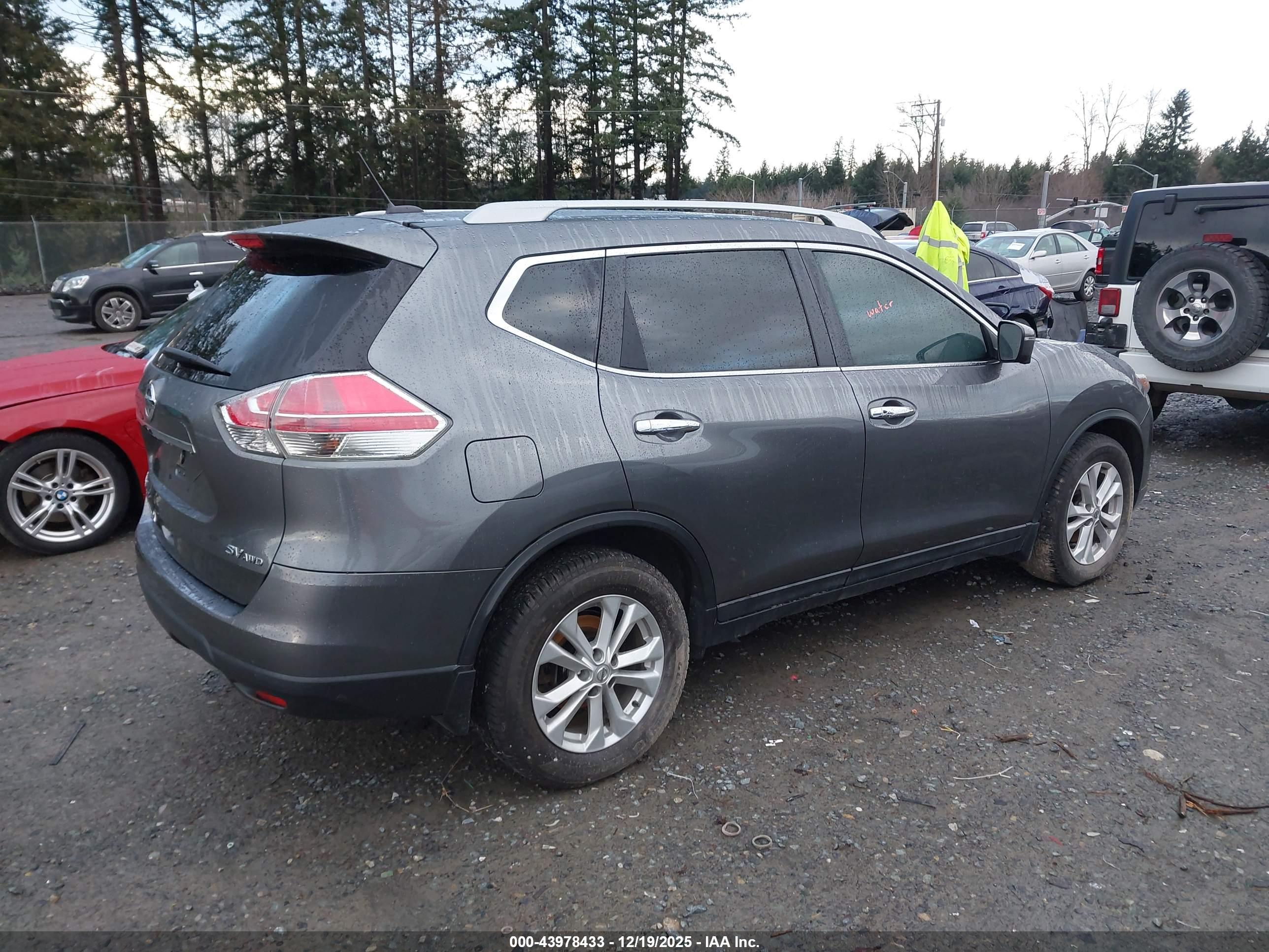 NISSAN ROGUE image 4