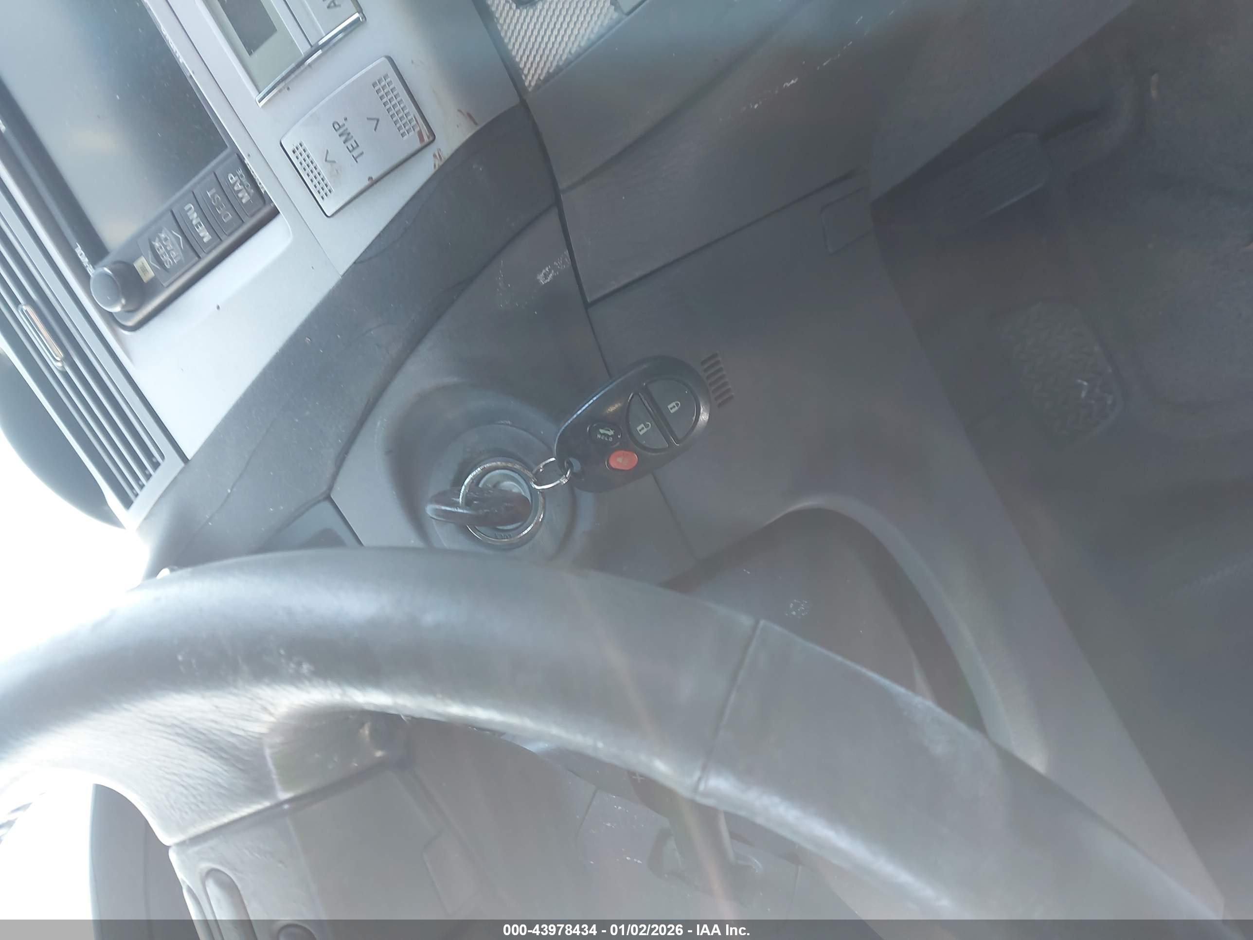 TOYOTA CAMRY image 11