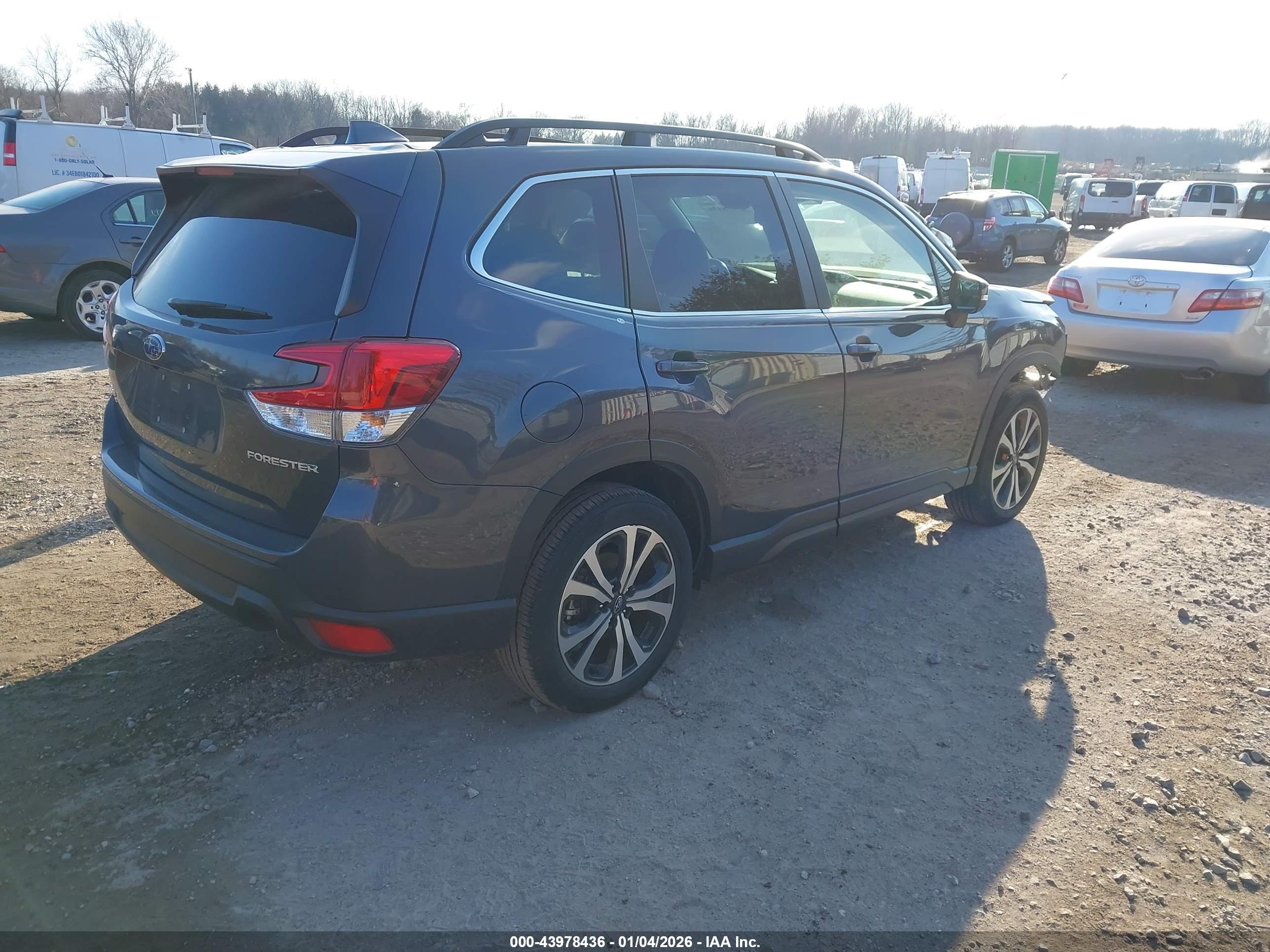 SUBARU FORESTER image 4