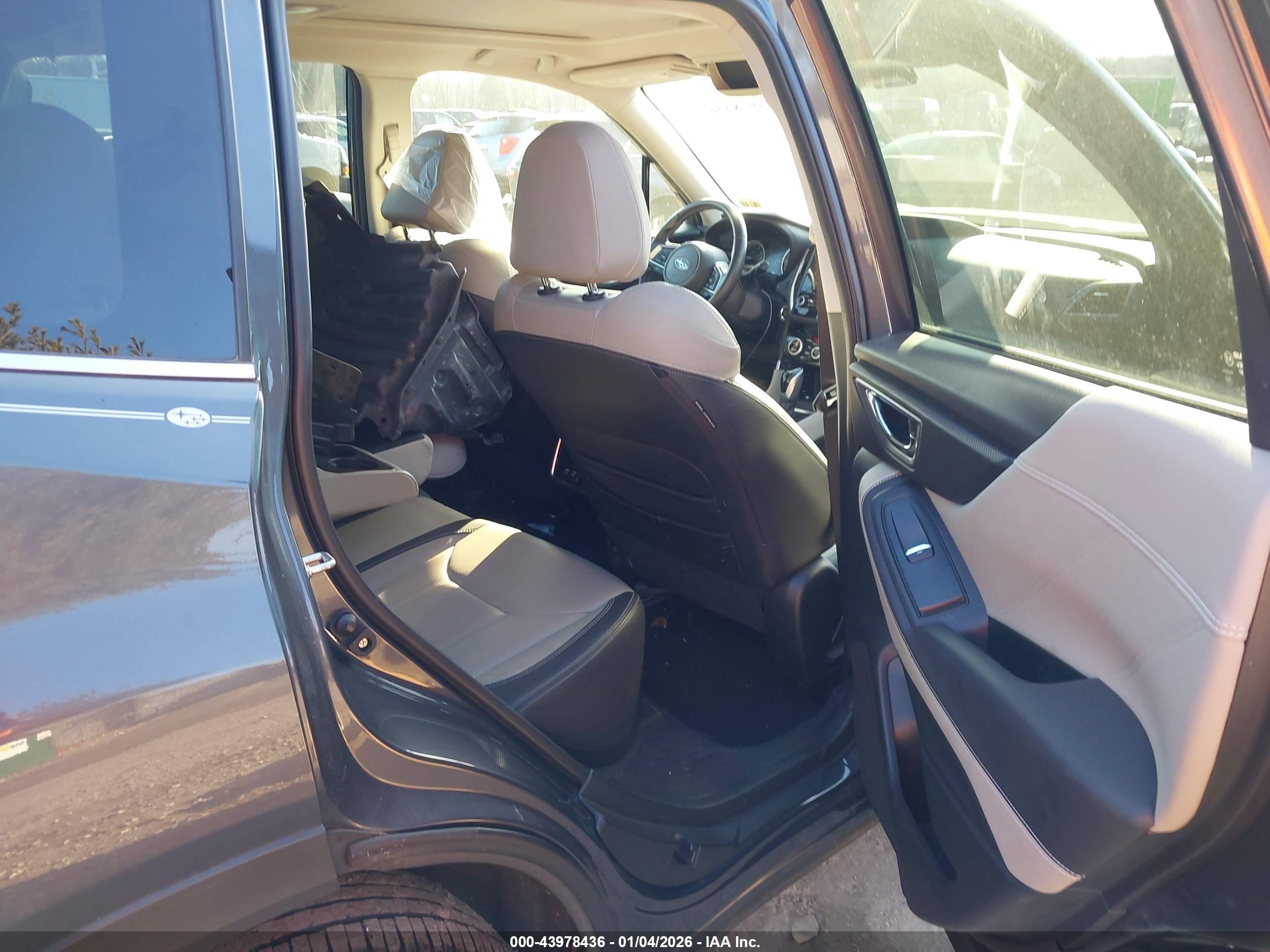 SUBARU FORESTER image 8