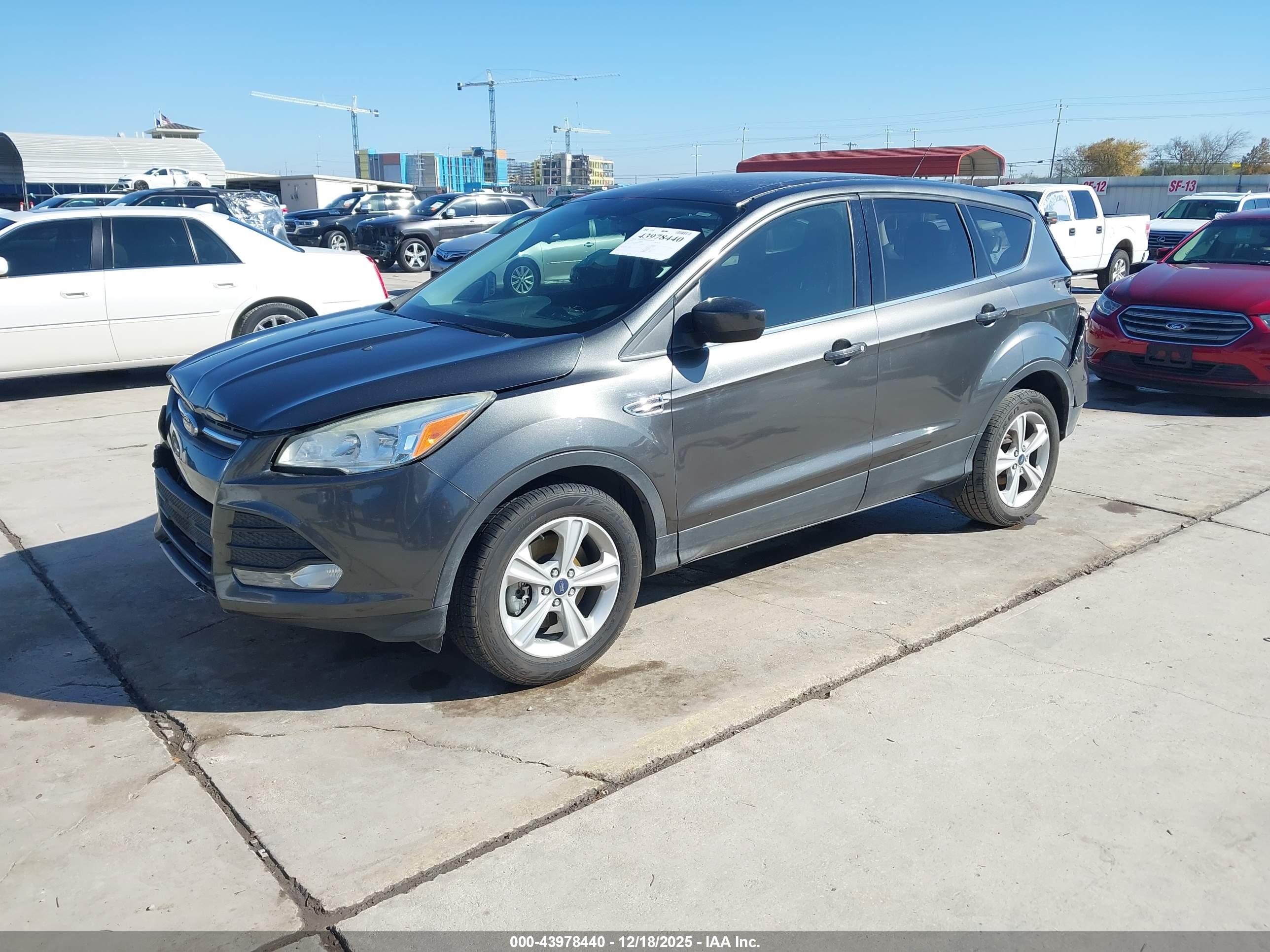 FORD ESCAPE image 2