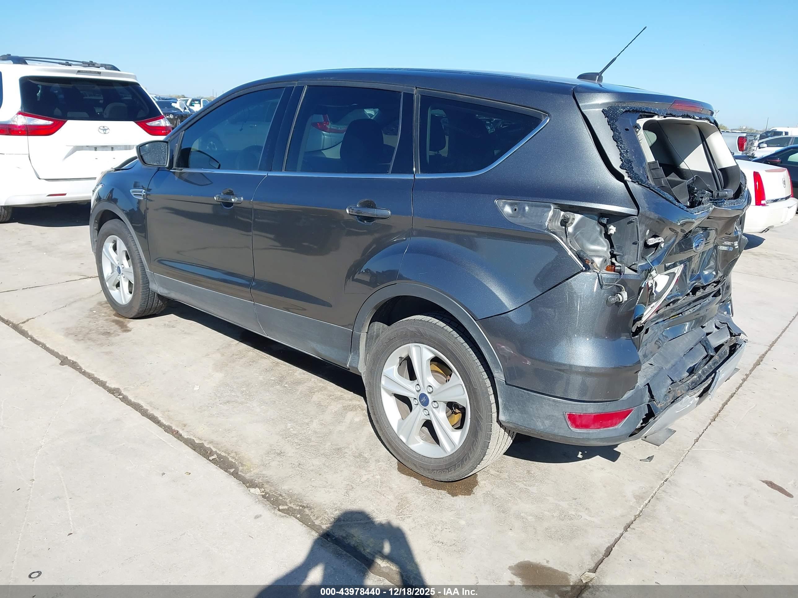 FORD ESCAPE image 3