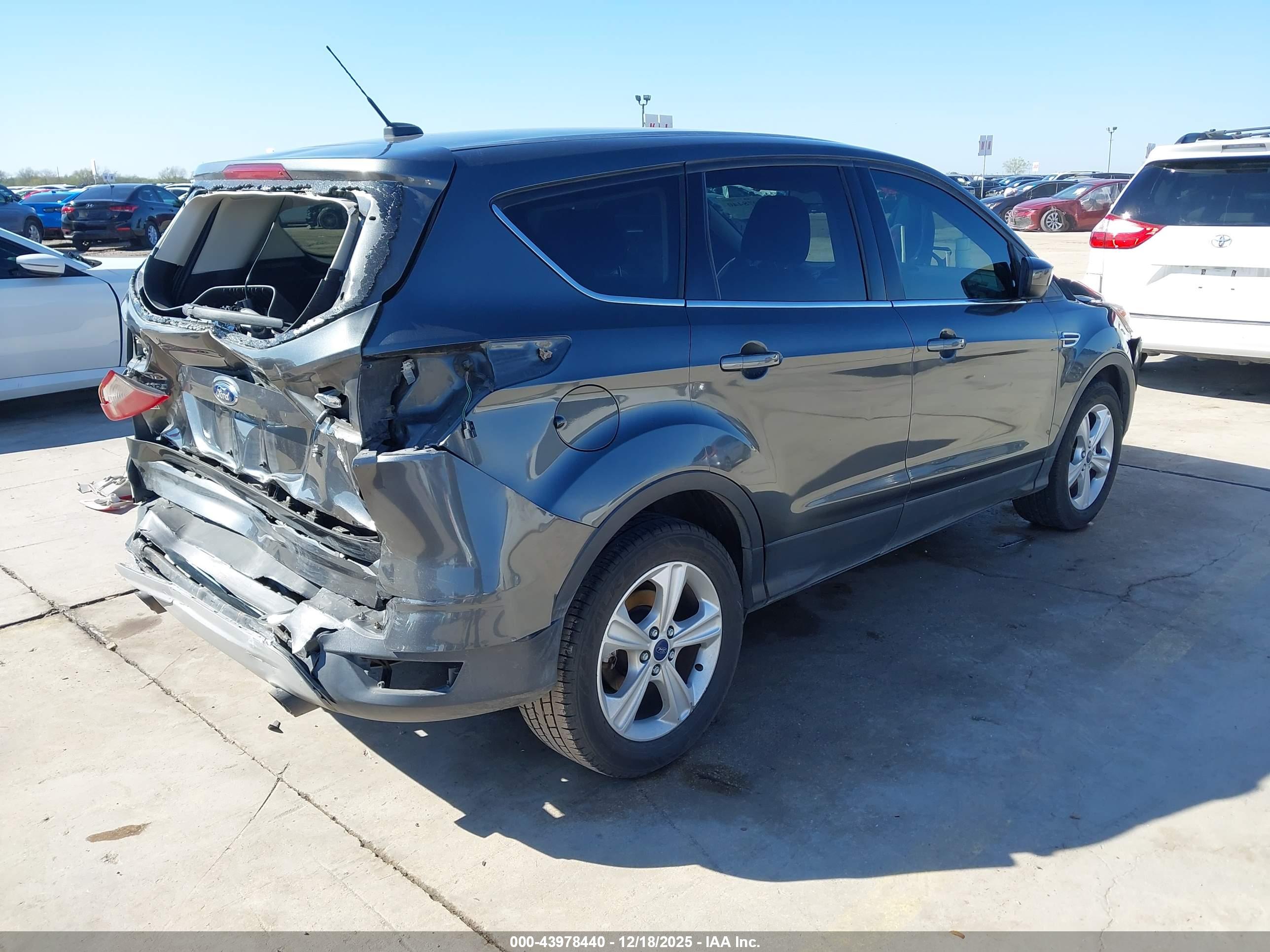 FORD ESCAPE image 4