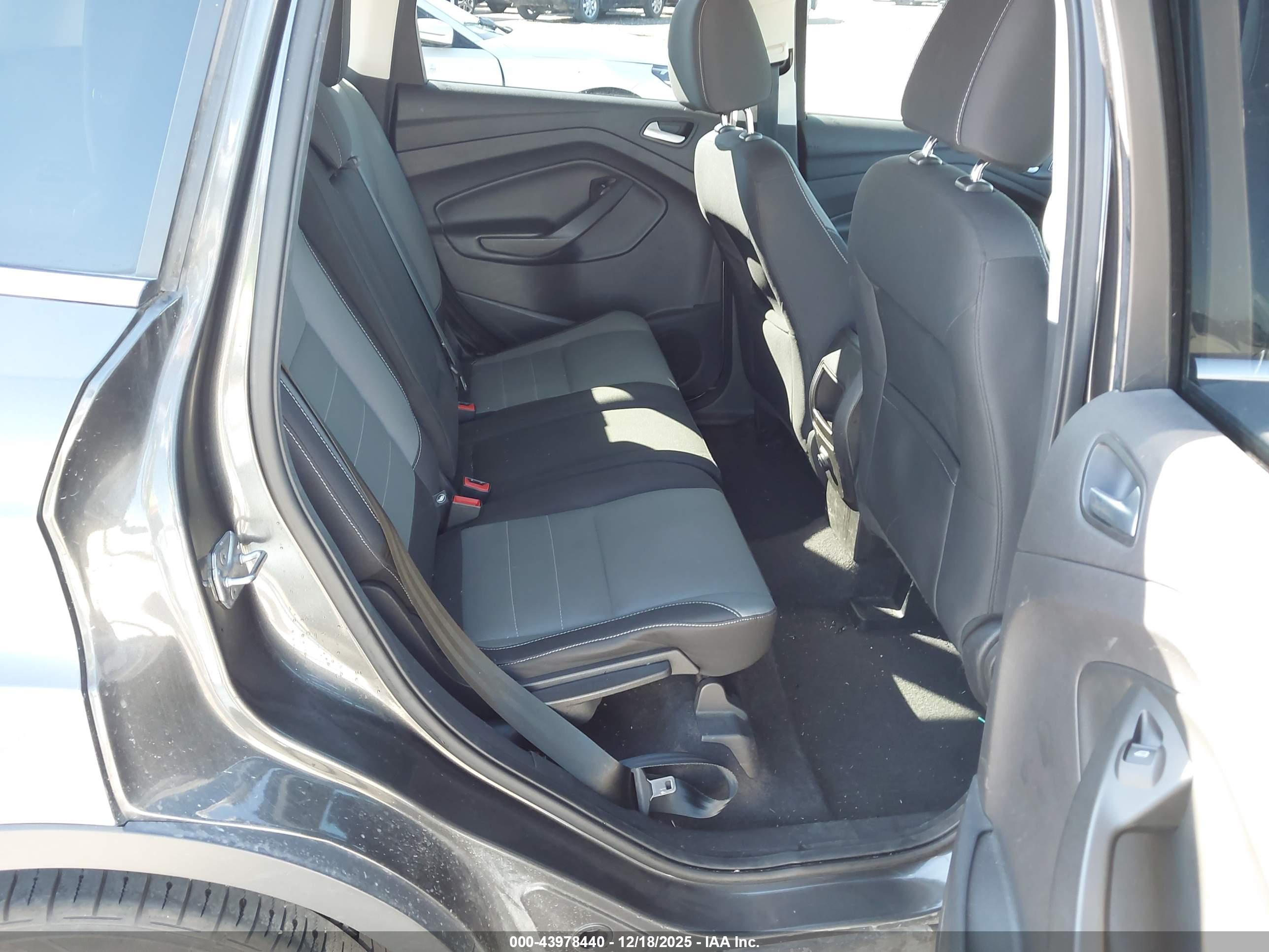 FORD ESCAPE image 8