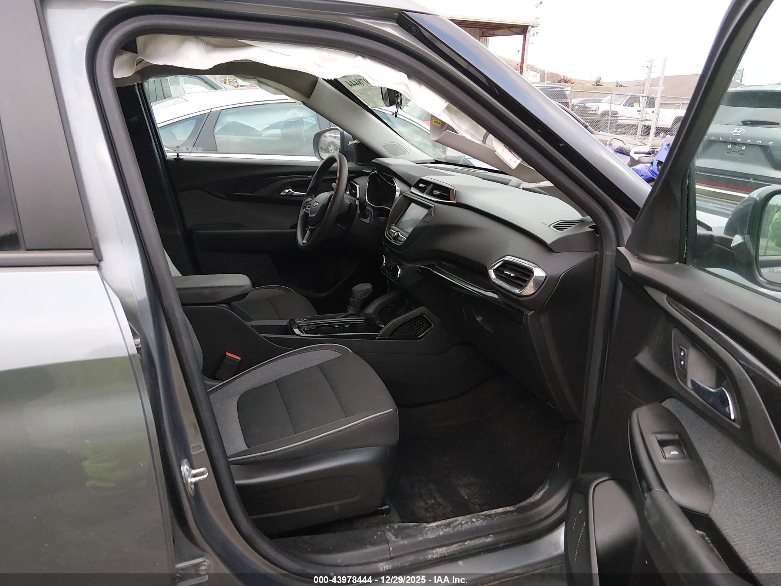CHEVROLET TRAILBLAZER image 5