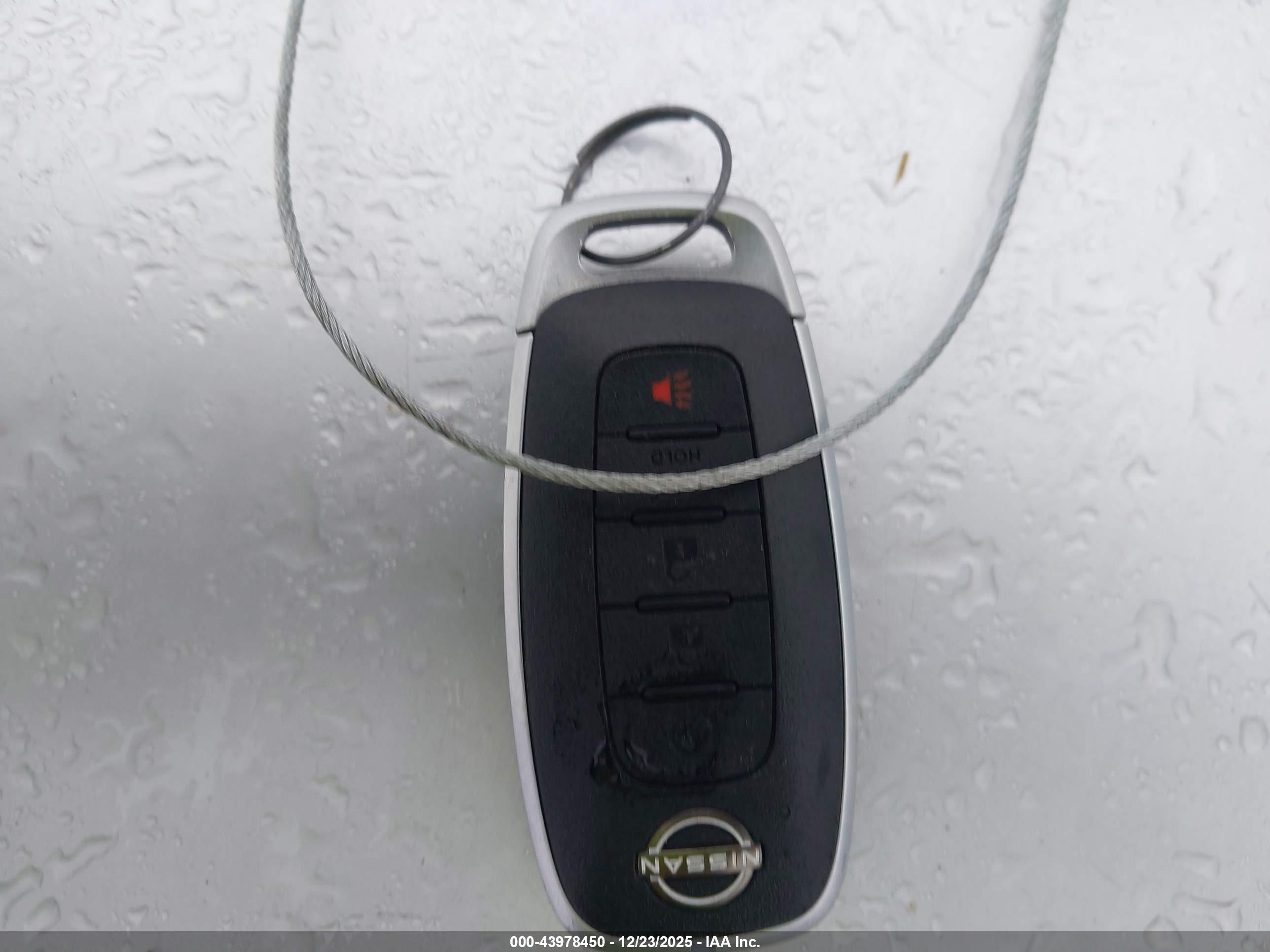 NISSAN ROGUE image 11