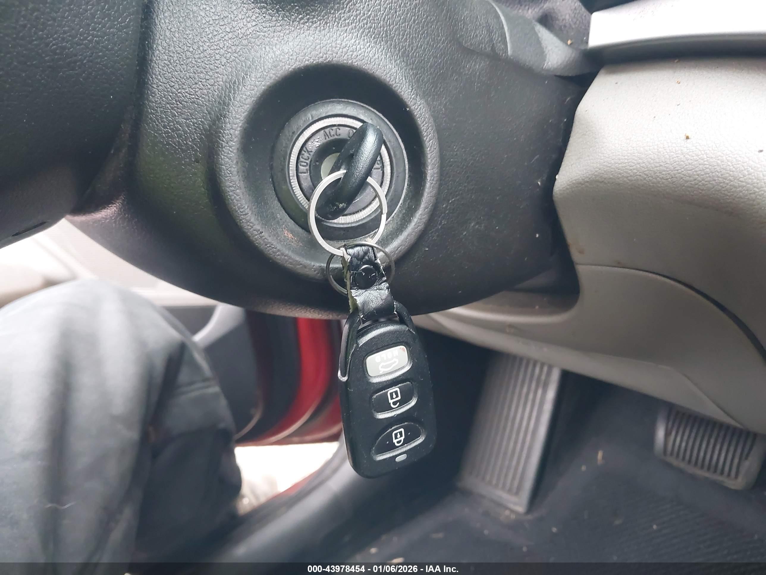 HYUNDAI ELANTRA image 11