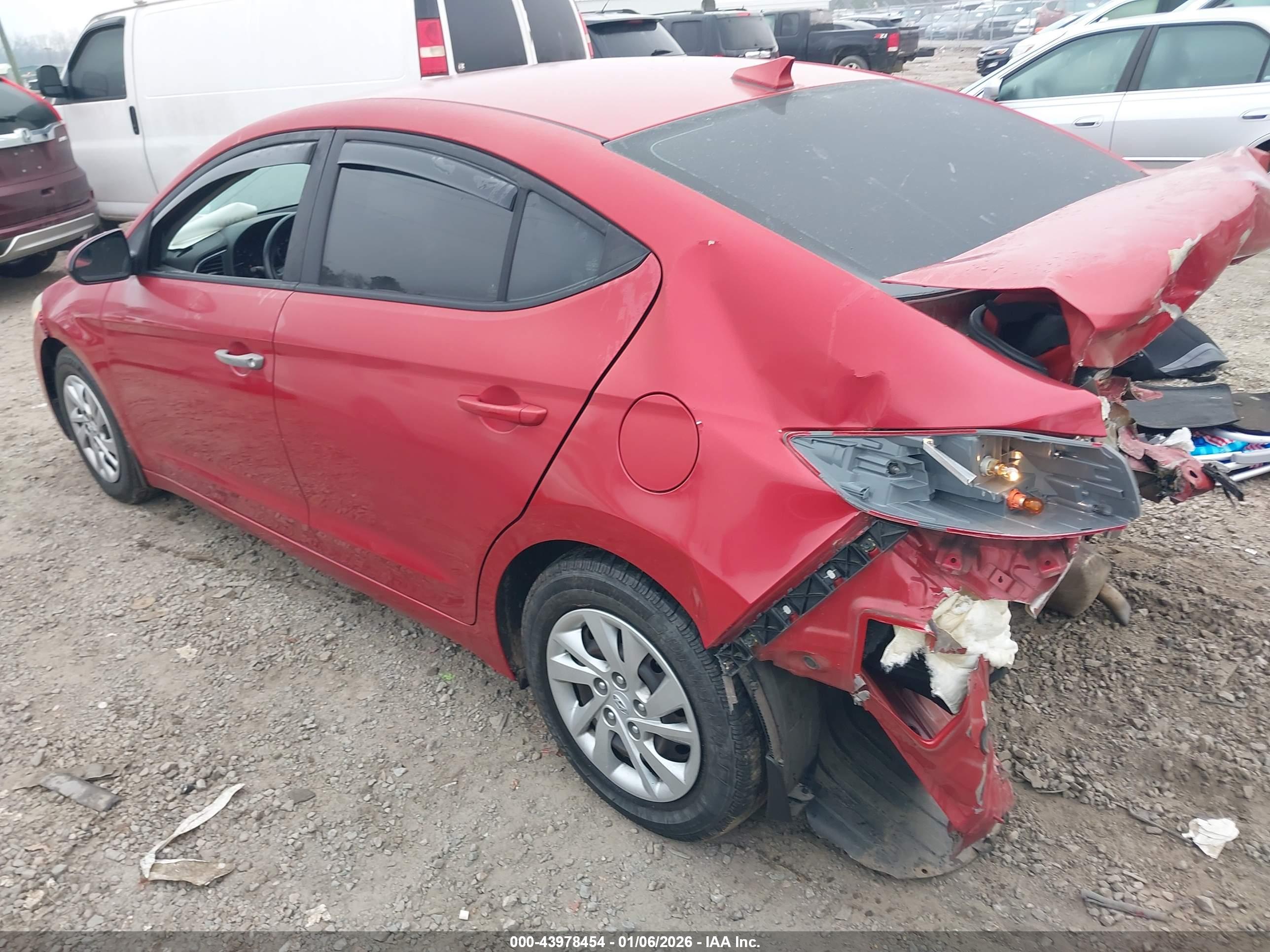 HYUNDAI ELANTRA image 3