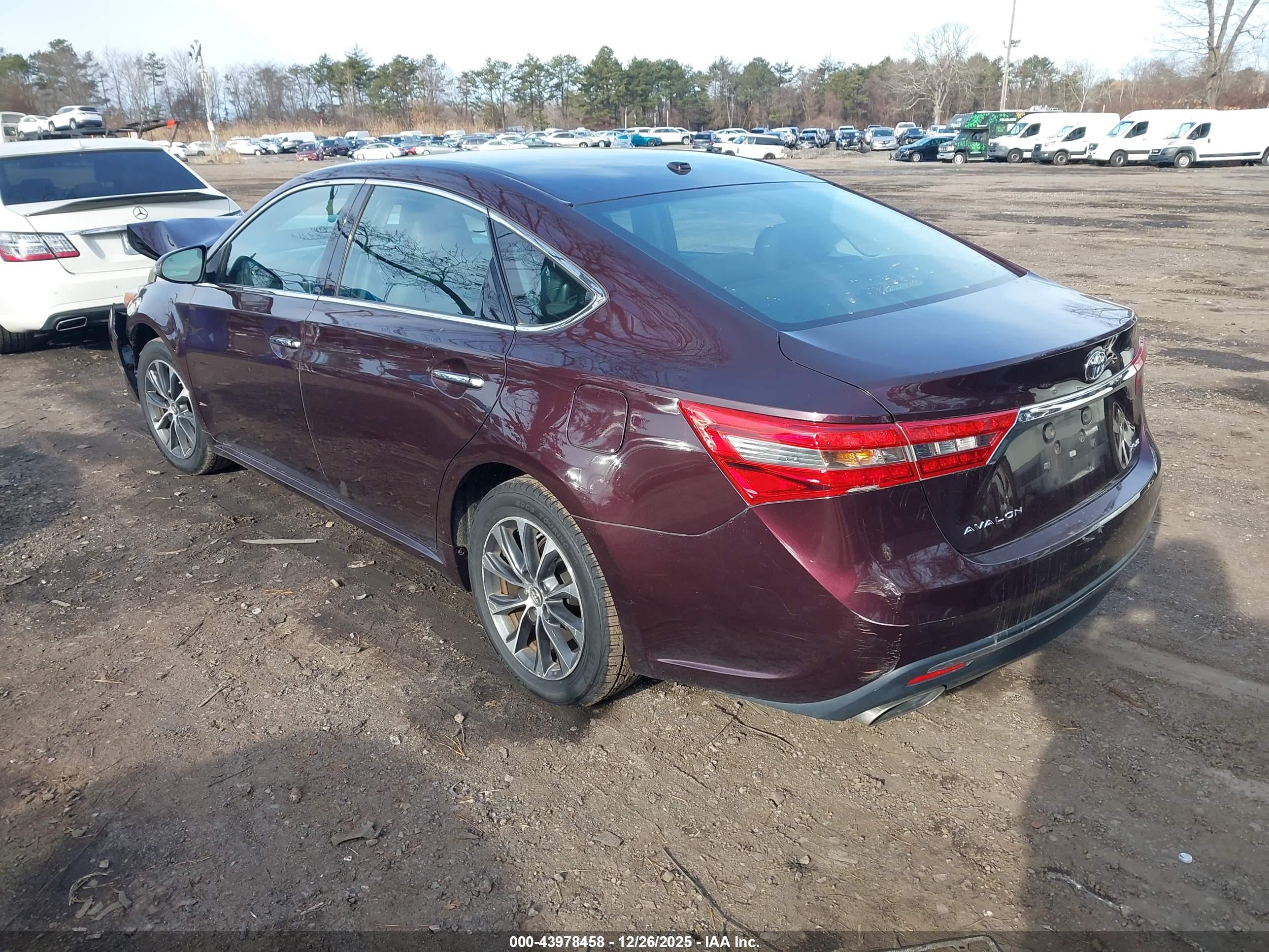 TOYOTA AVALON image 3