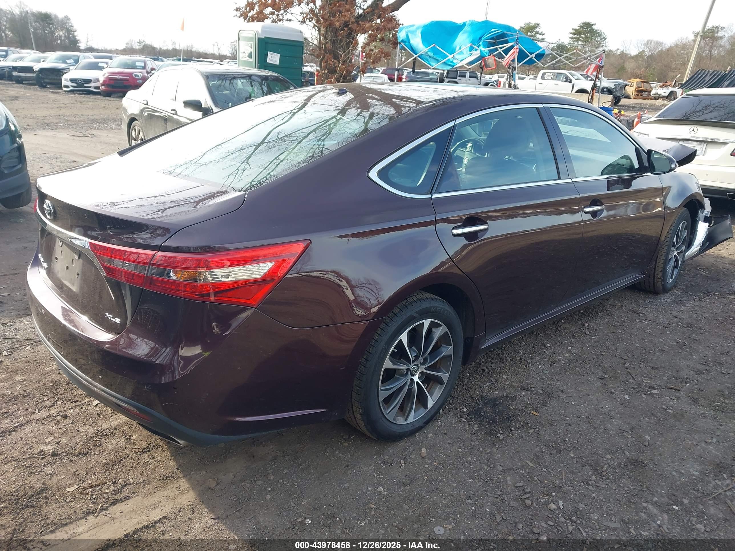 TOYOTA AVALON image 4