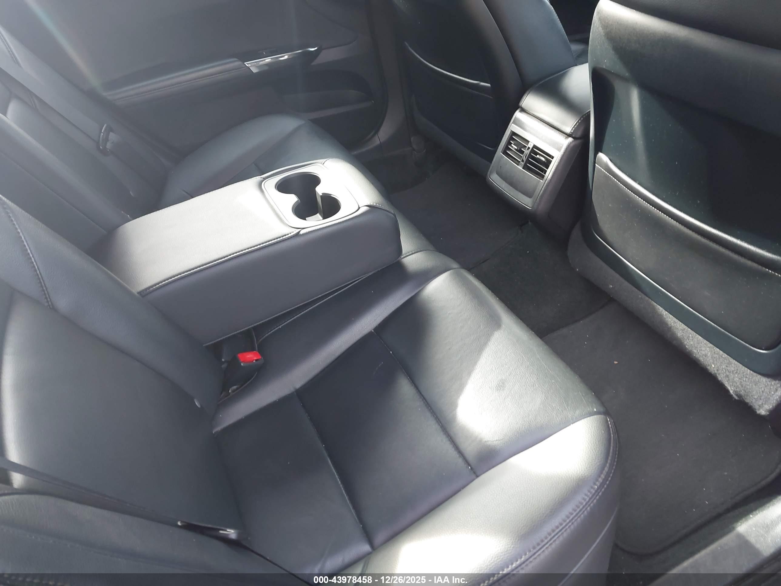 TOYOTA AVALON image 8