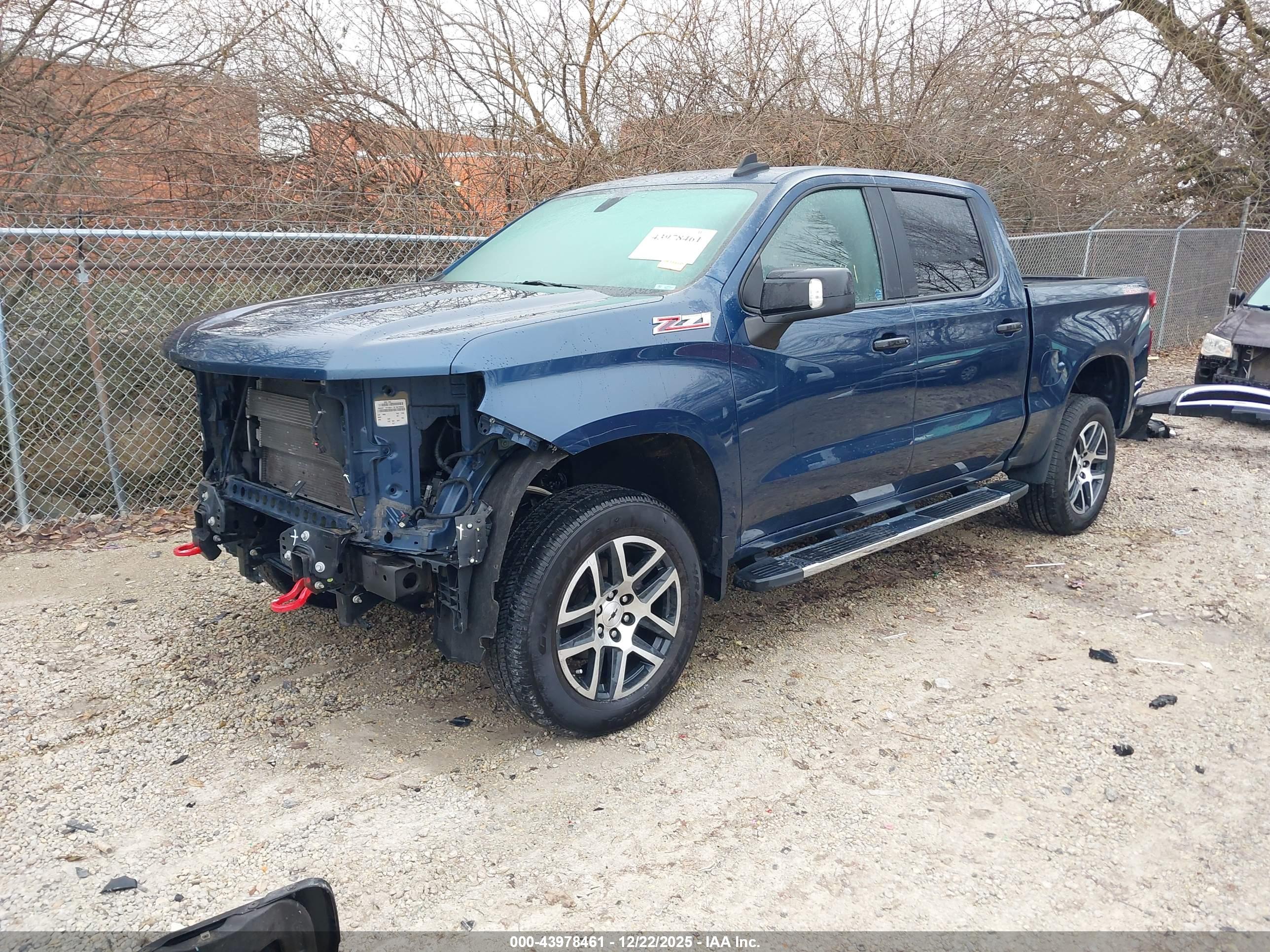 CHEVROLET SILVERADO image 2