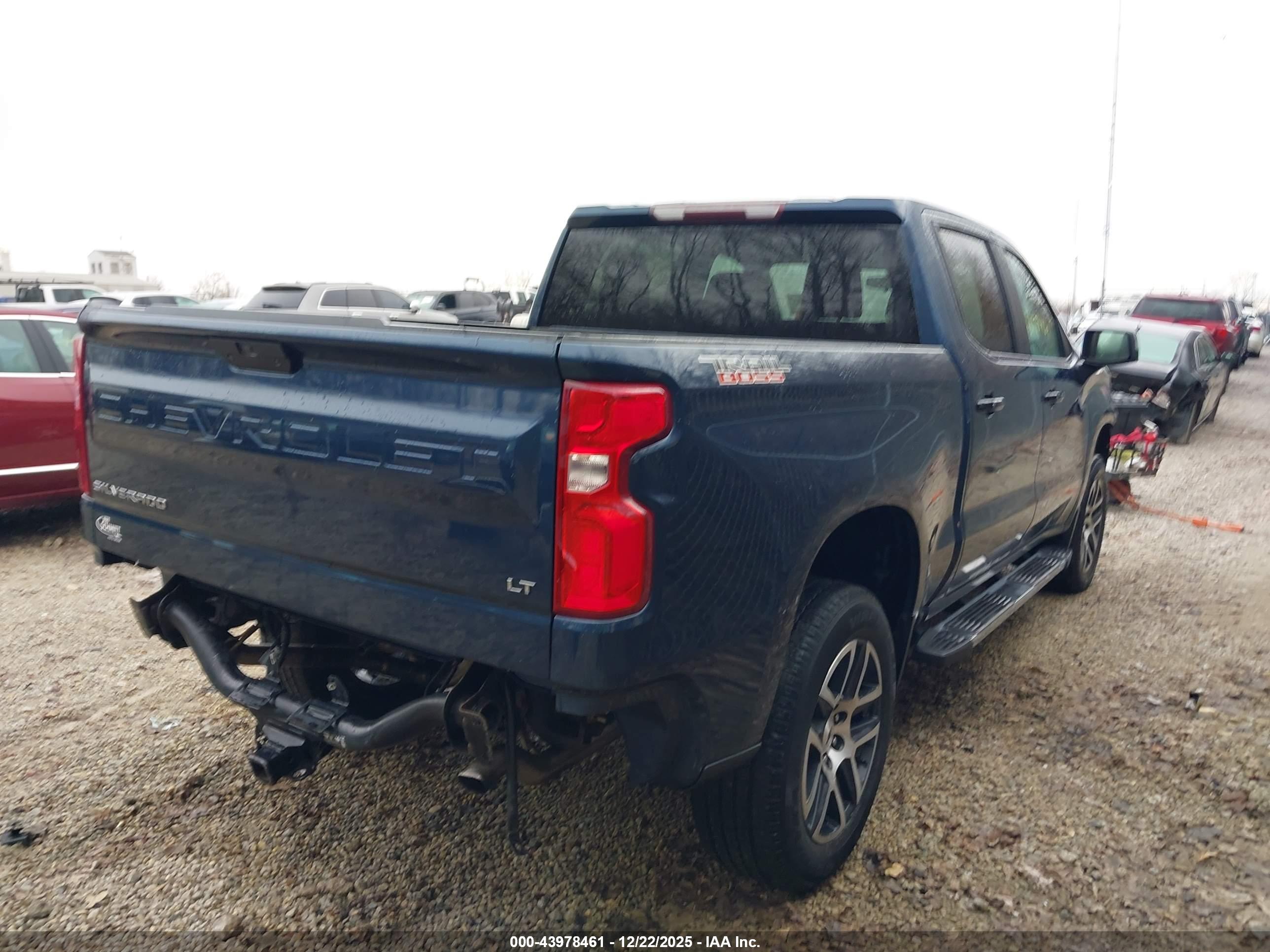 CHEVROLET SILVERADO image 4