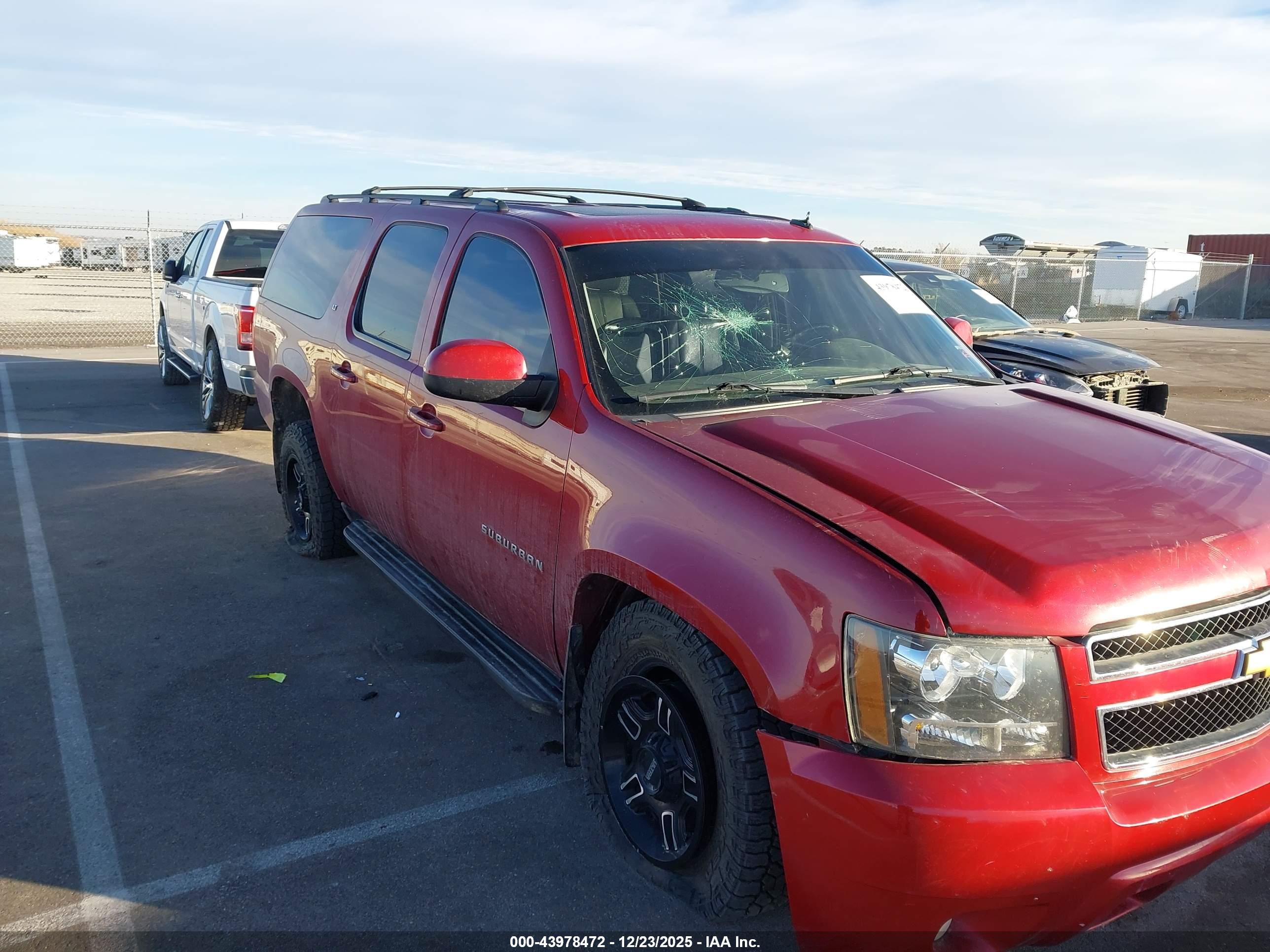 CHEVROLET SUBURBAN image 6