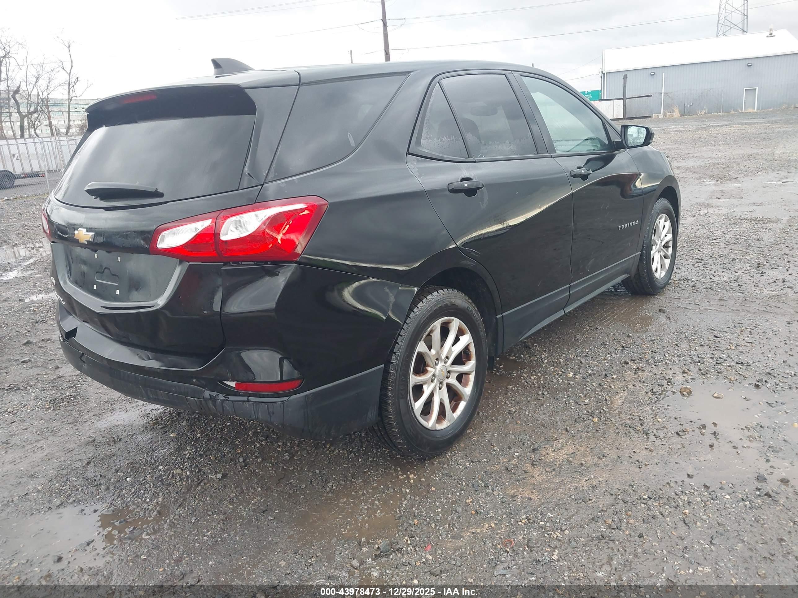 CHEVROLET EQUINOX image 4