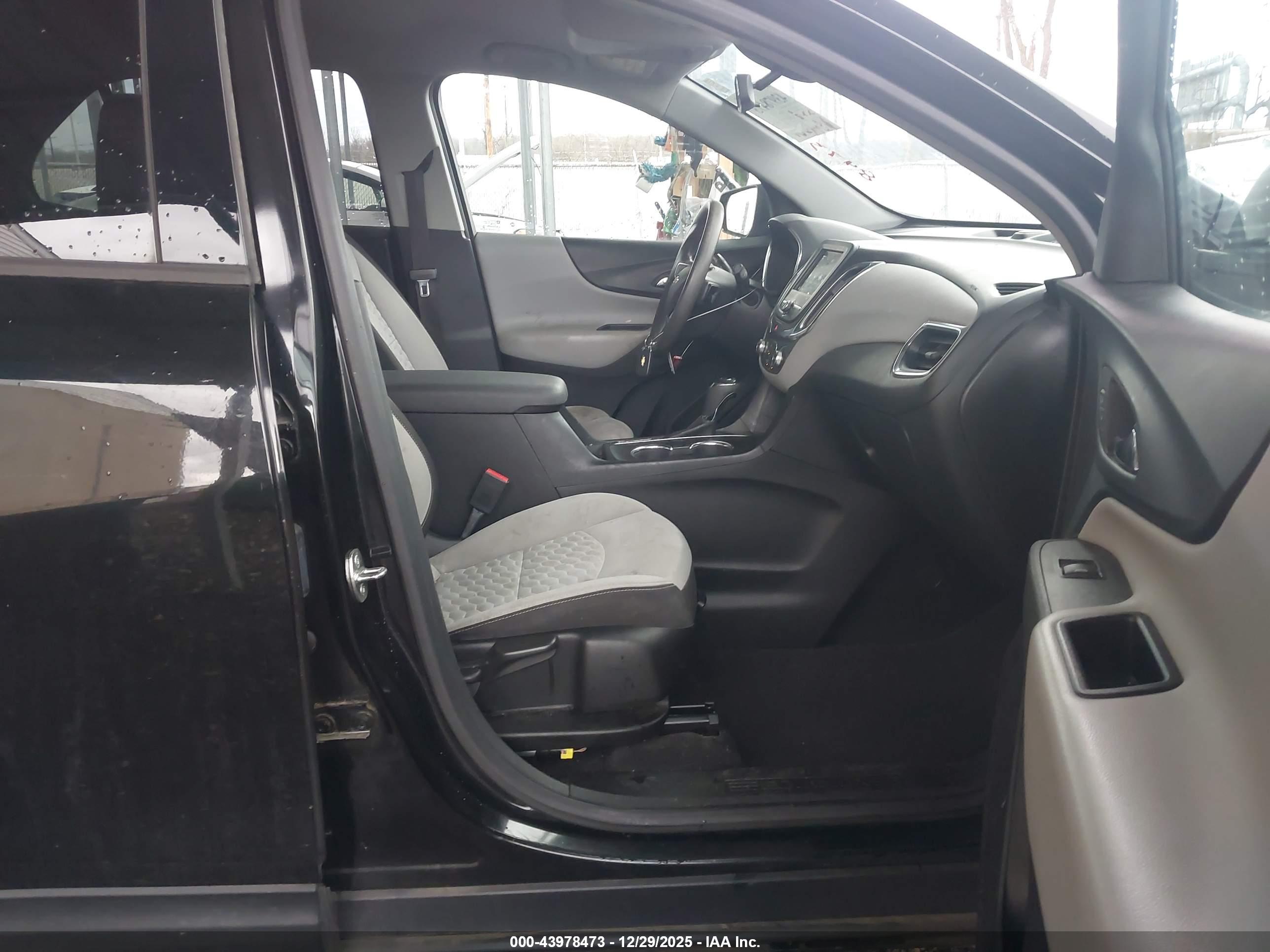CHEVROLET EQUINOX image 5