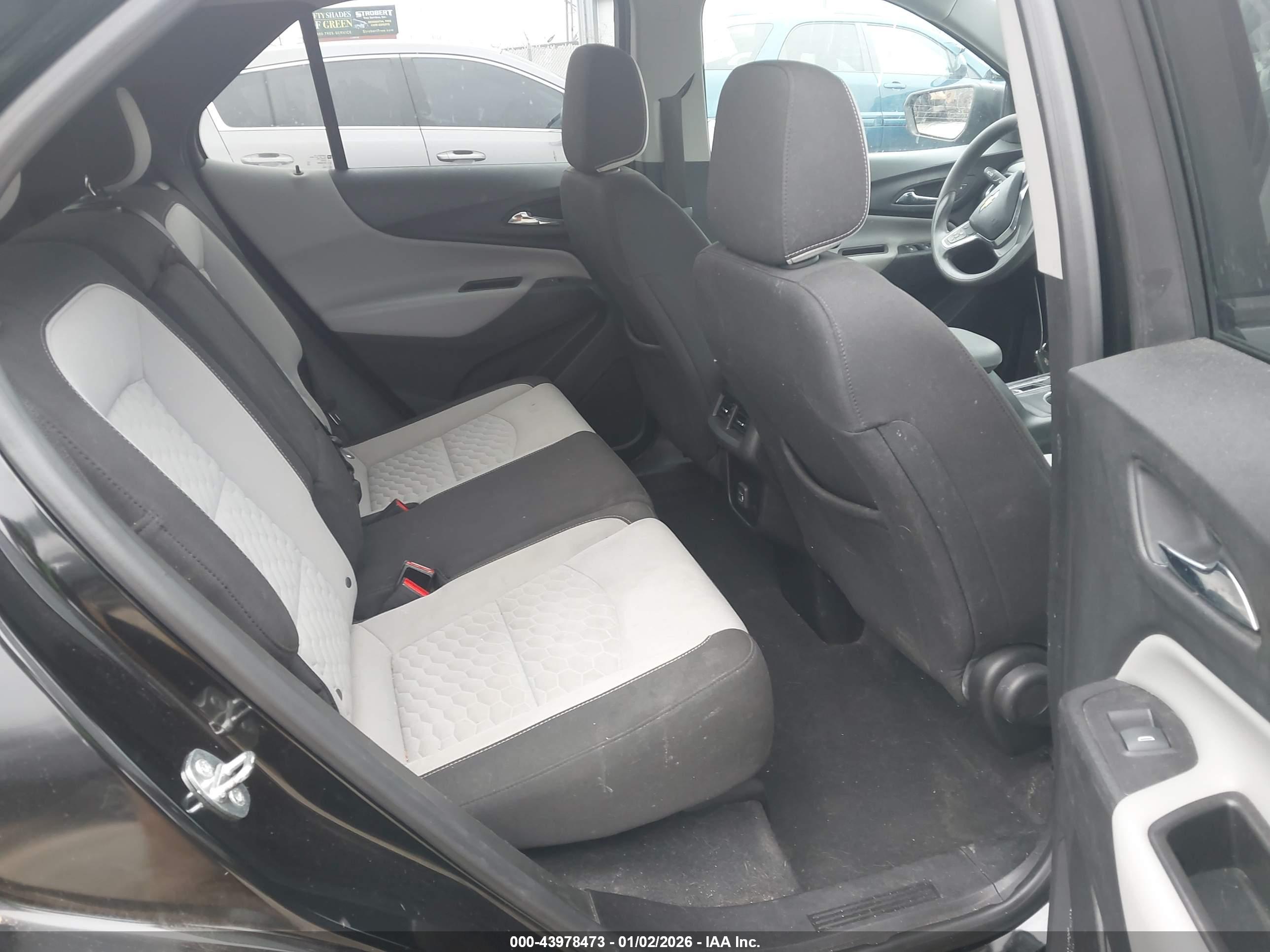 CHEVROLET EQUINOX image 8