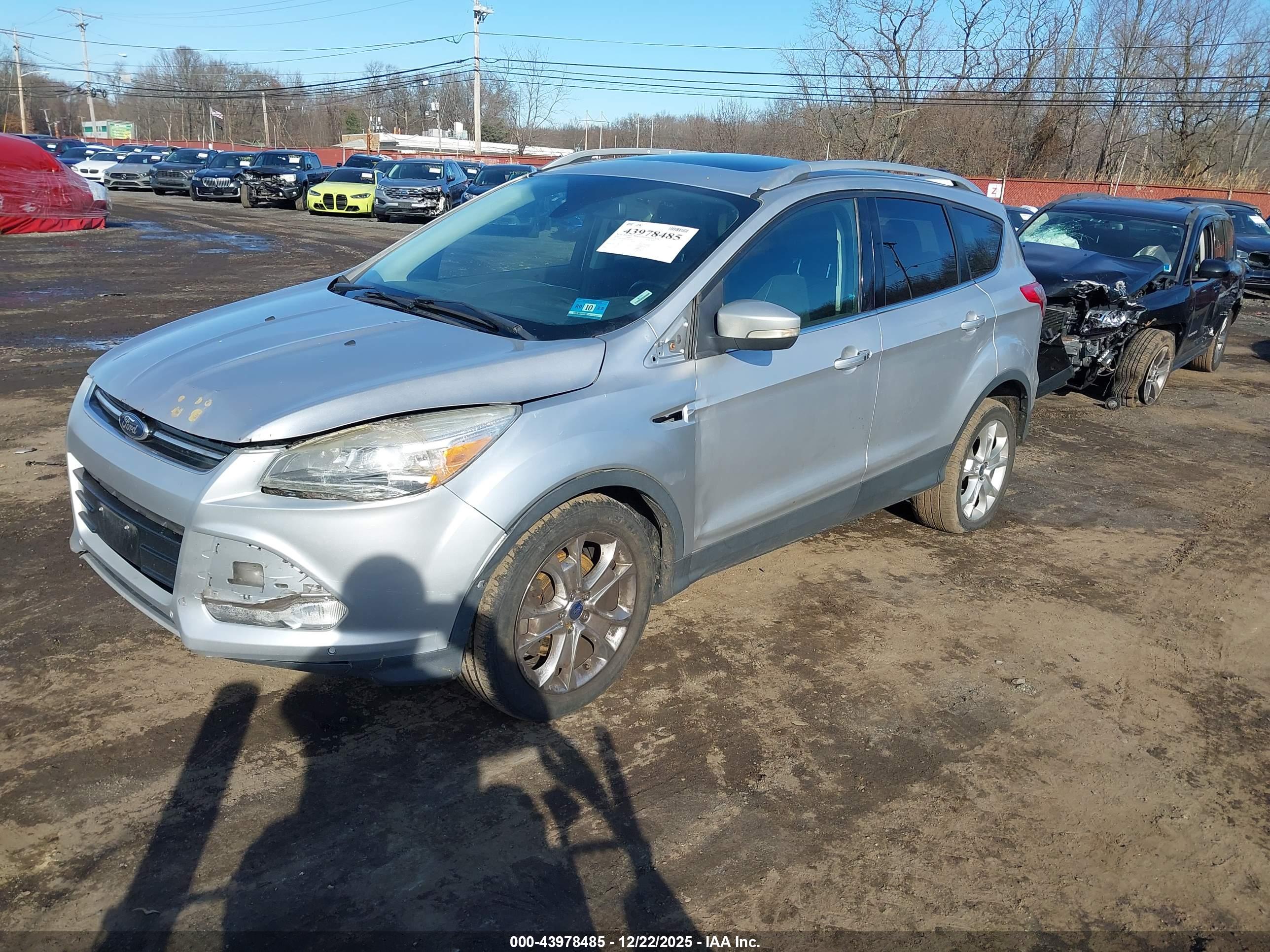 FORD ESCAPE image 2