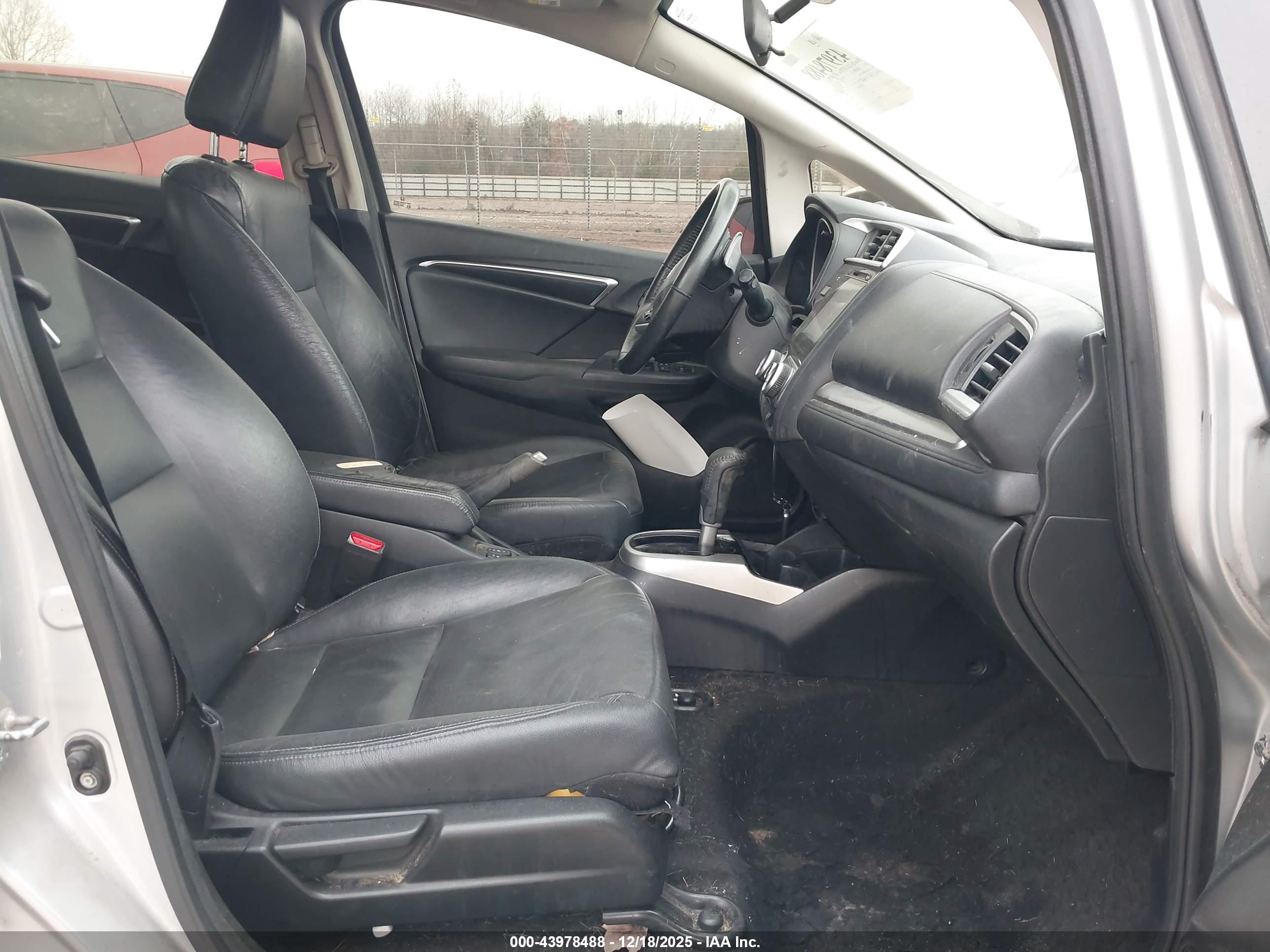 HONDA FIT image 5