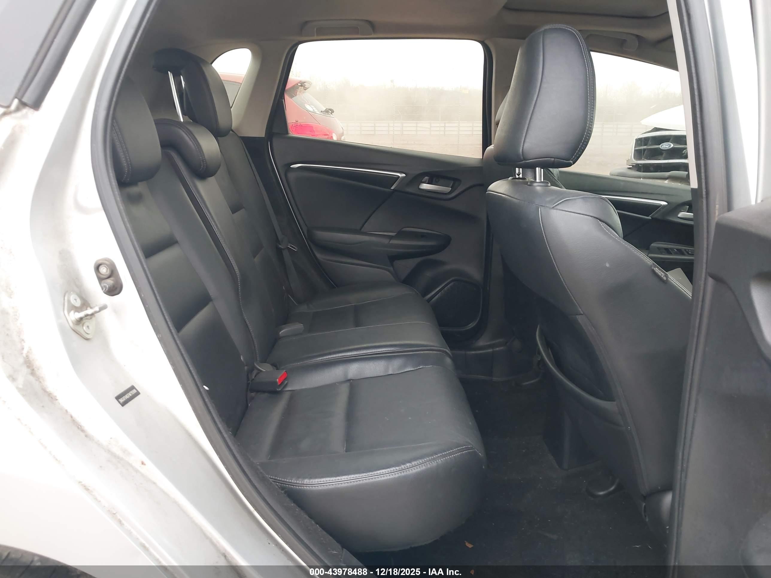 HONDA FIT image 8