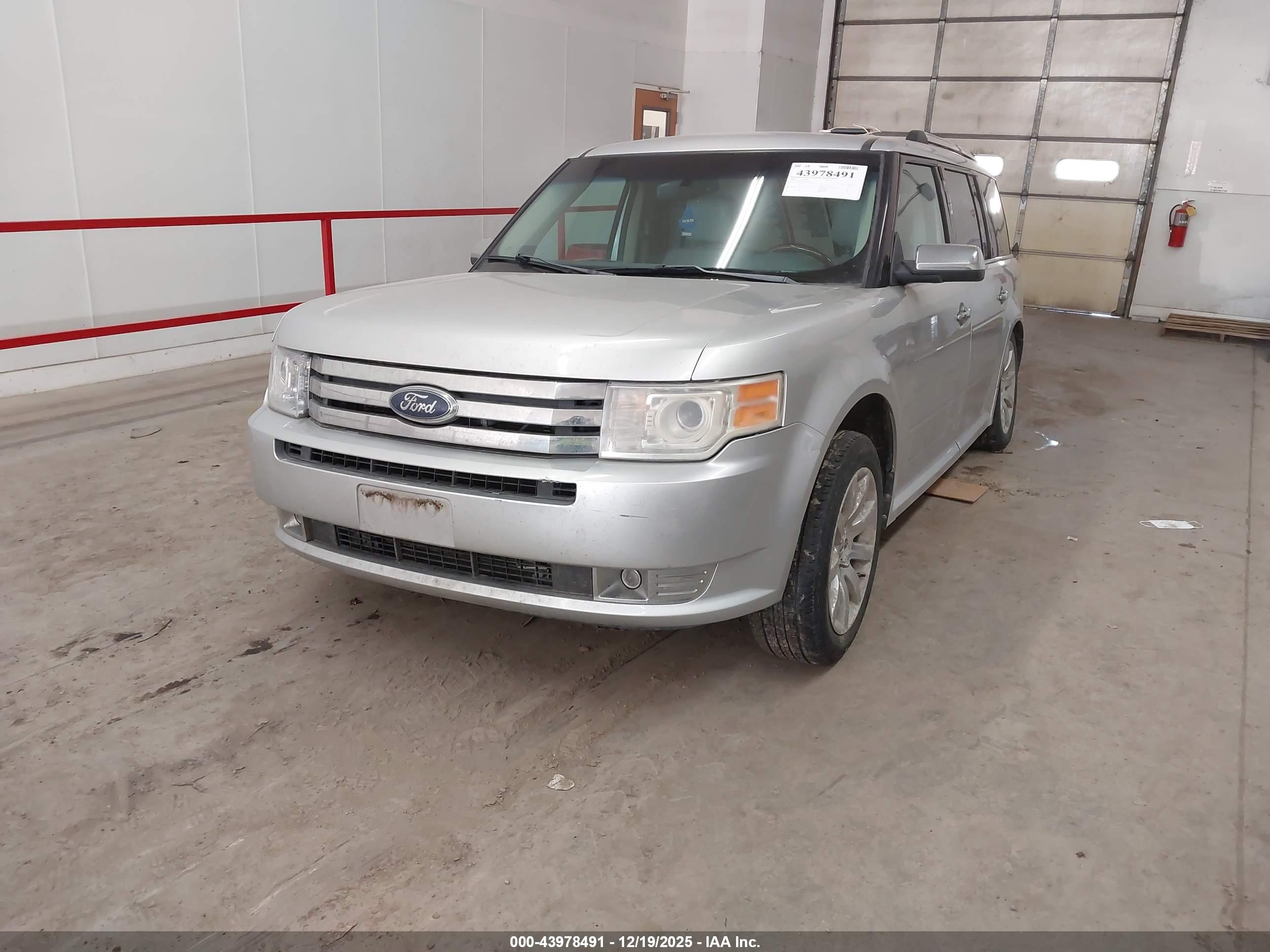 FORD FLEX image 3