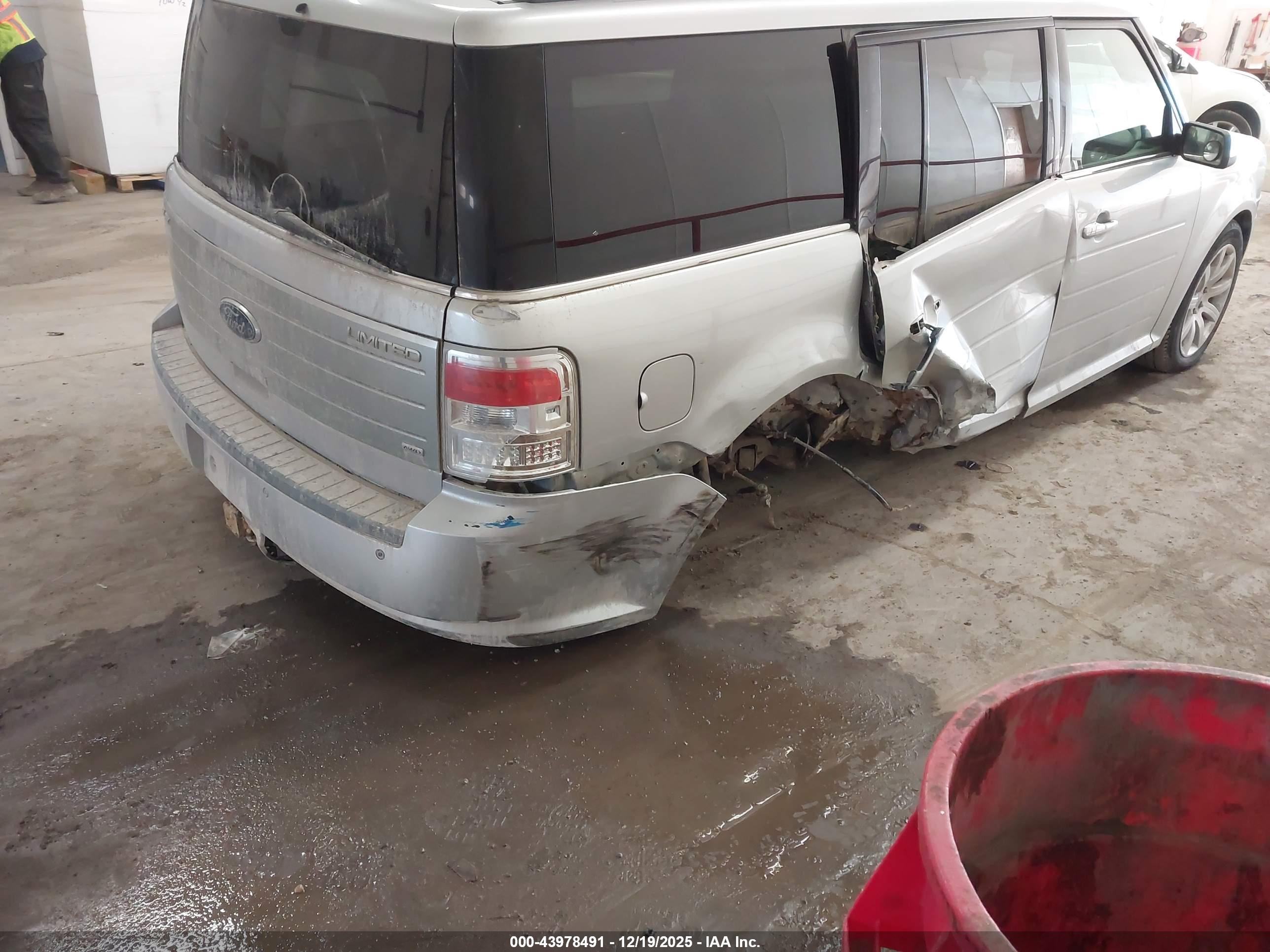 FORD FLEX image 6