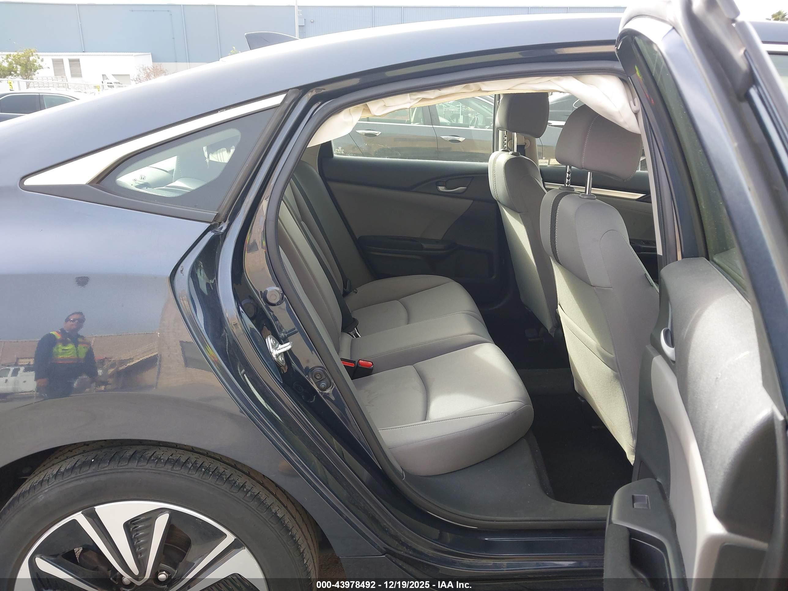 HONDA CIVIC image 8
