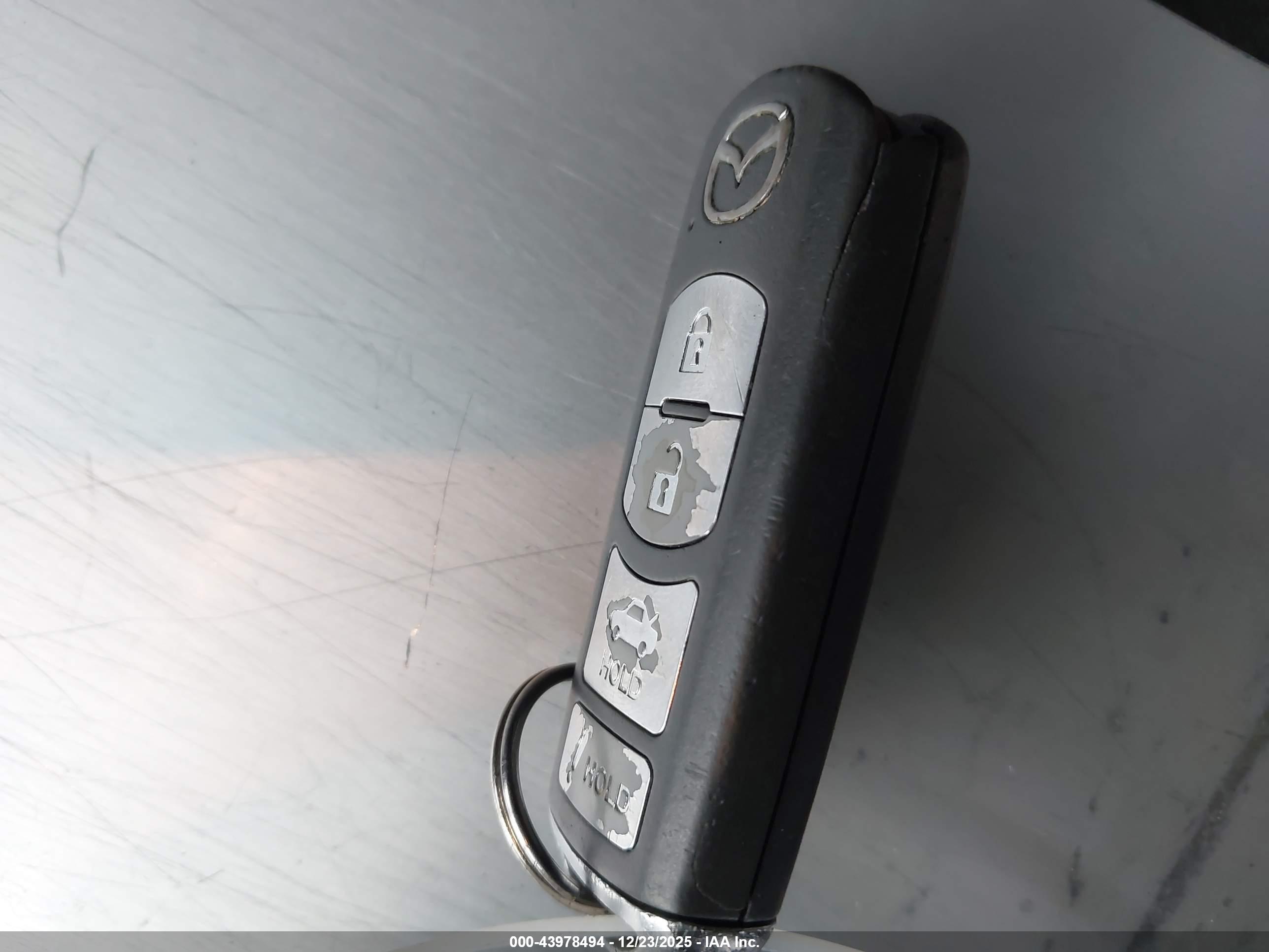 MAZDA MAZDA3 image 11