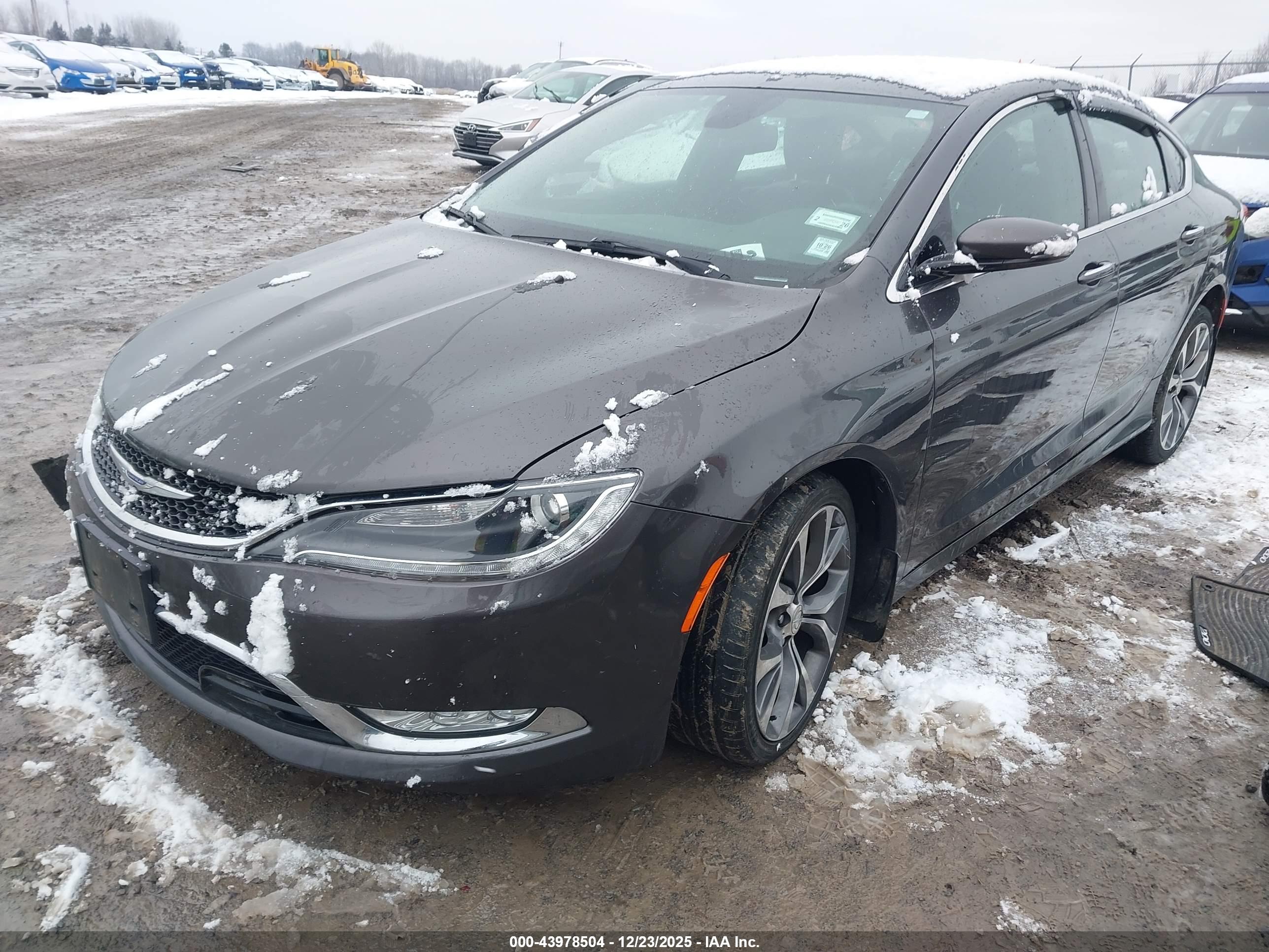 CHRYSLER 200 image 2