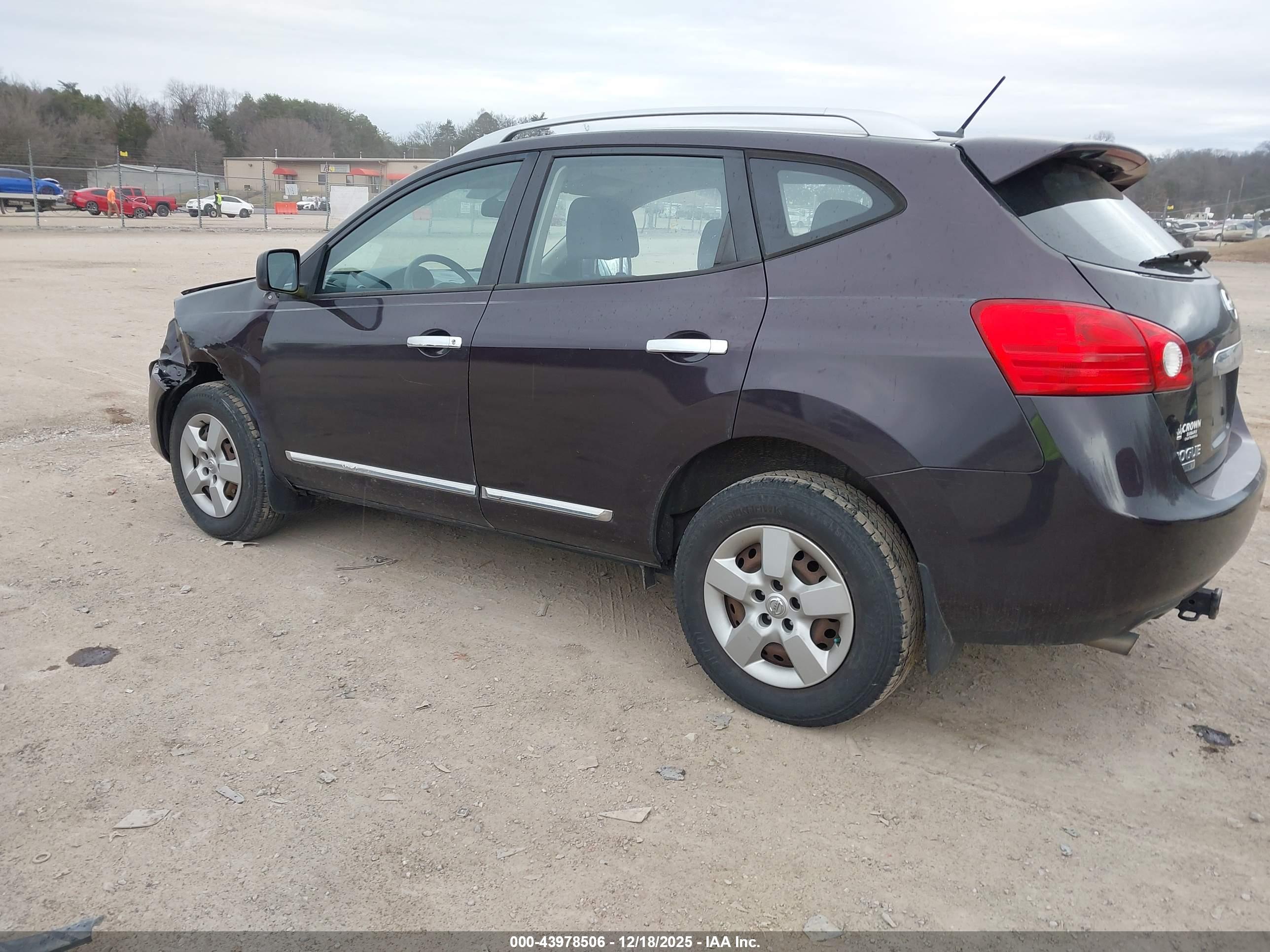 NISSAN ROGUE image 3