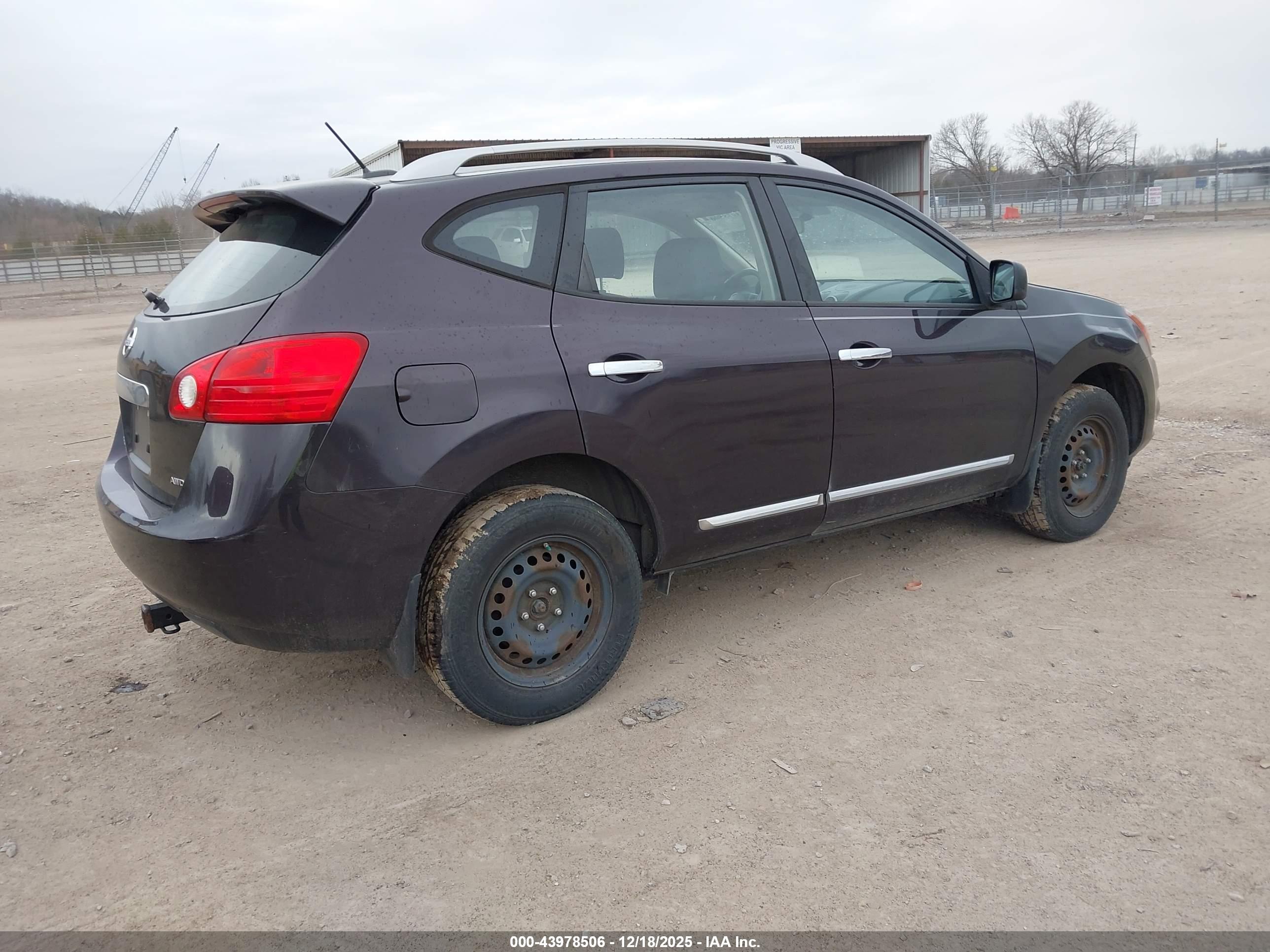 NISSAN ROGUE image 4