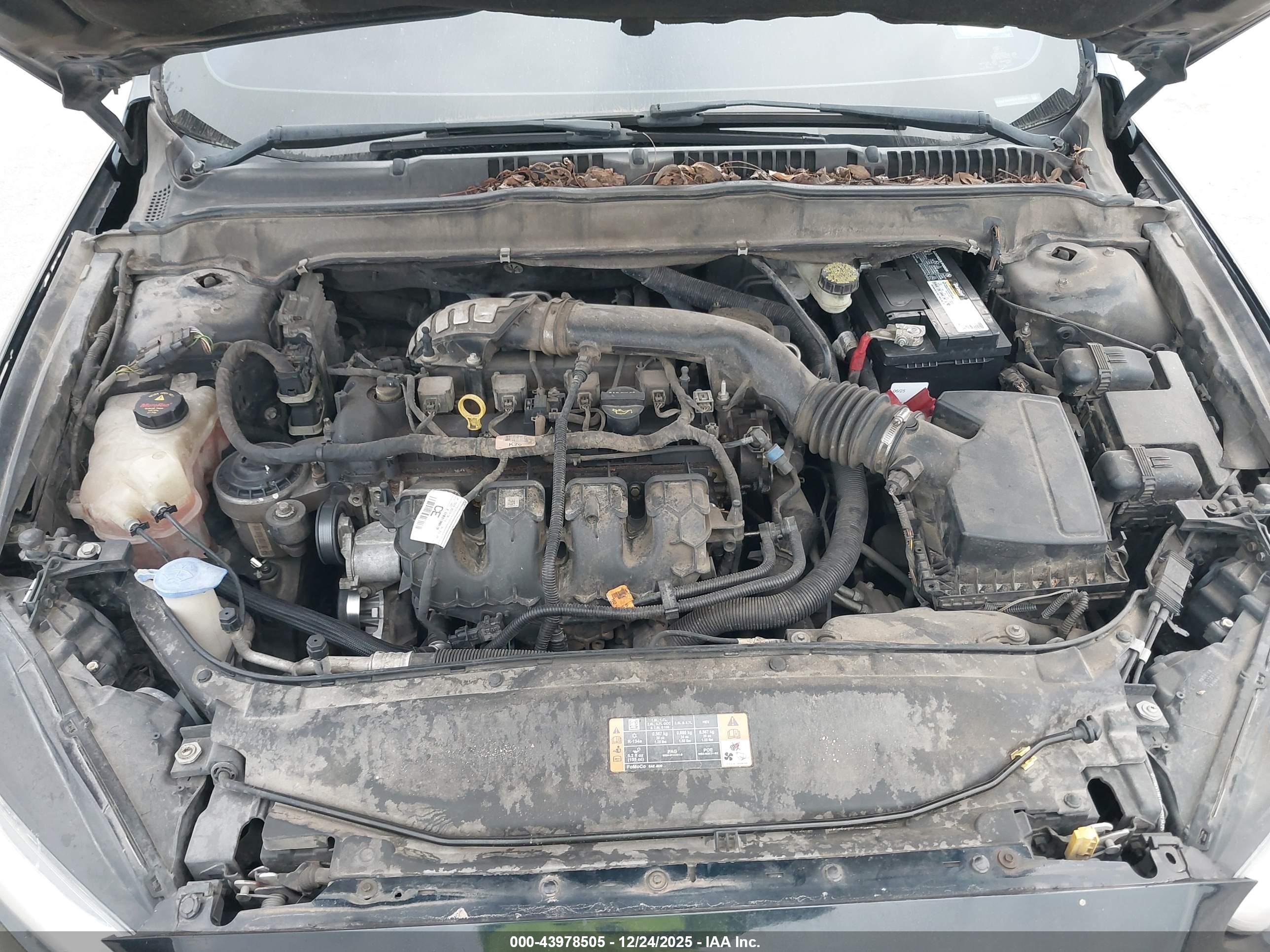 FORD FUSION image 10
